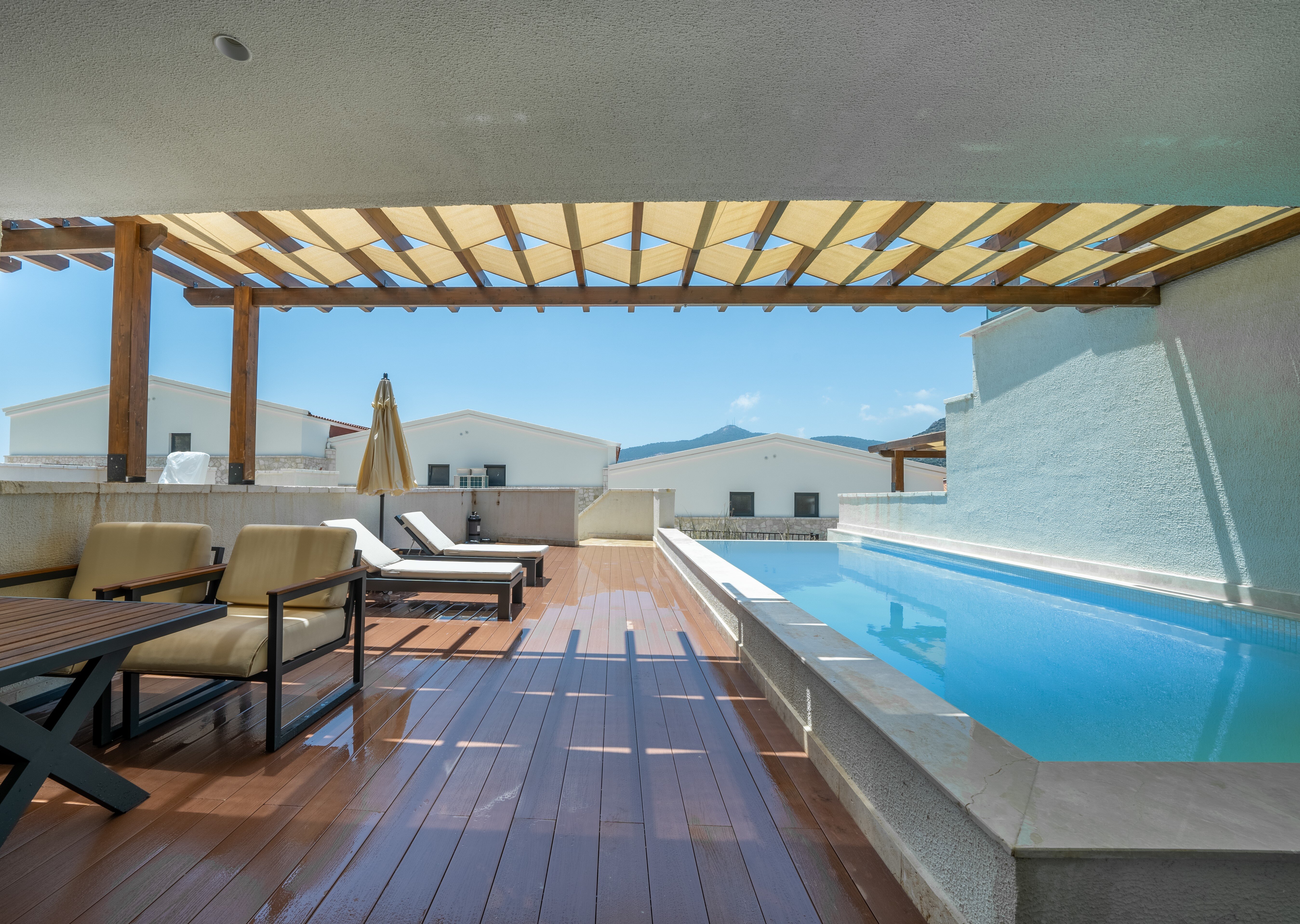 Lures Hotel Adults Only +16