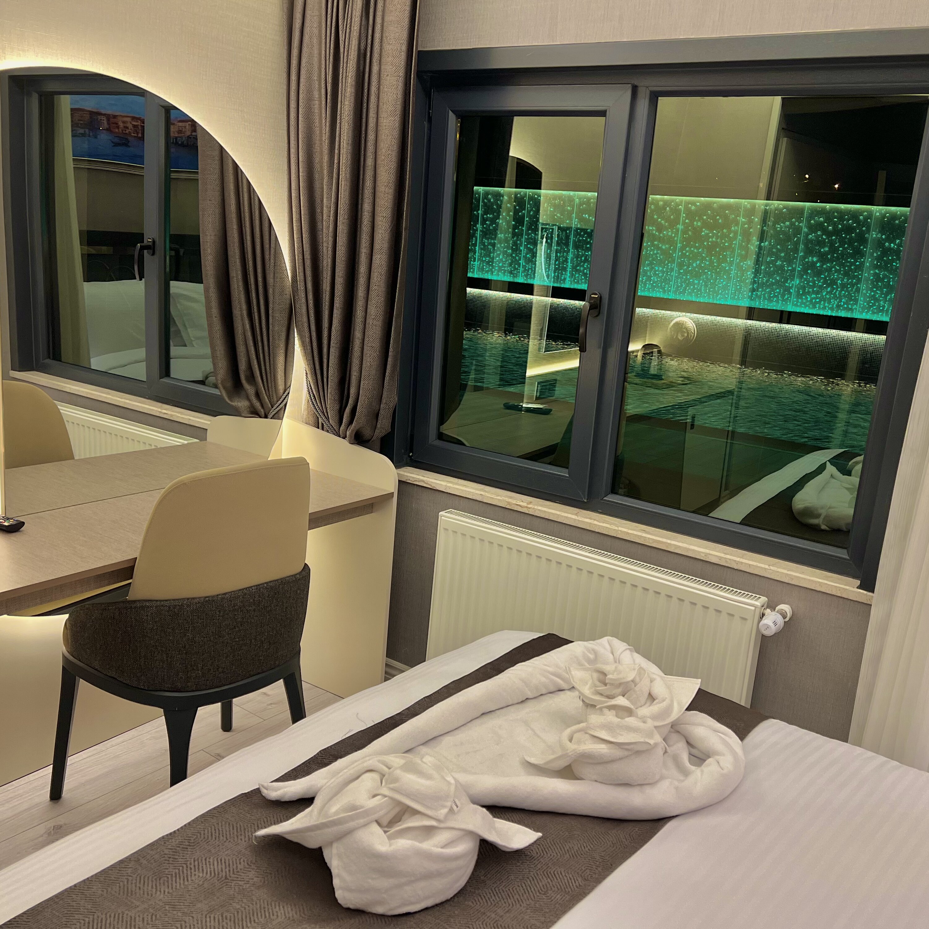 MQ Hotel Suits