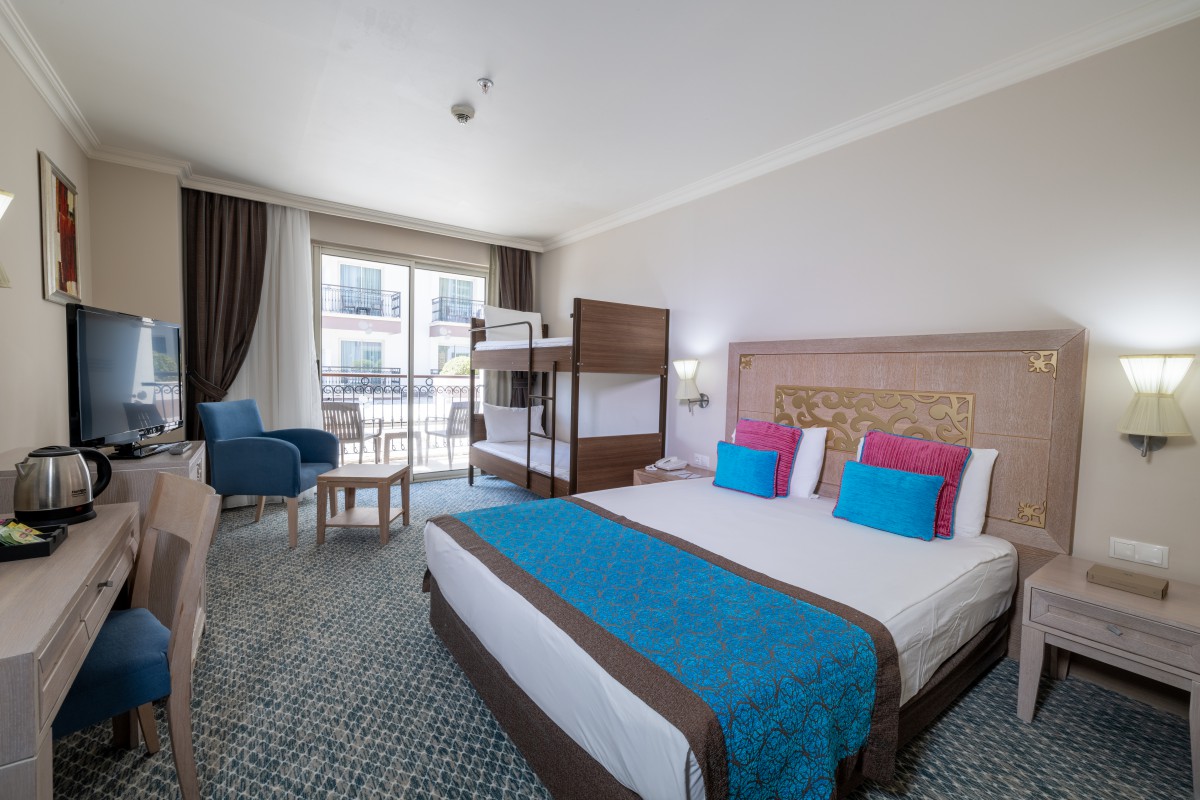 Crystal Family Resort & Spa