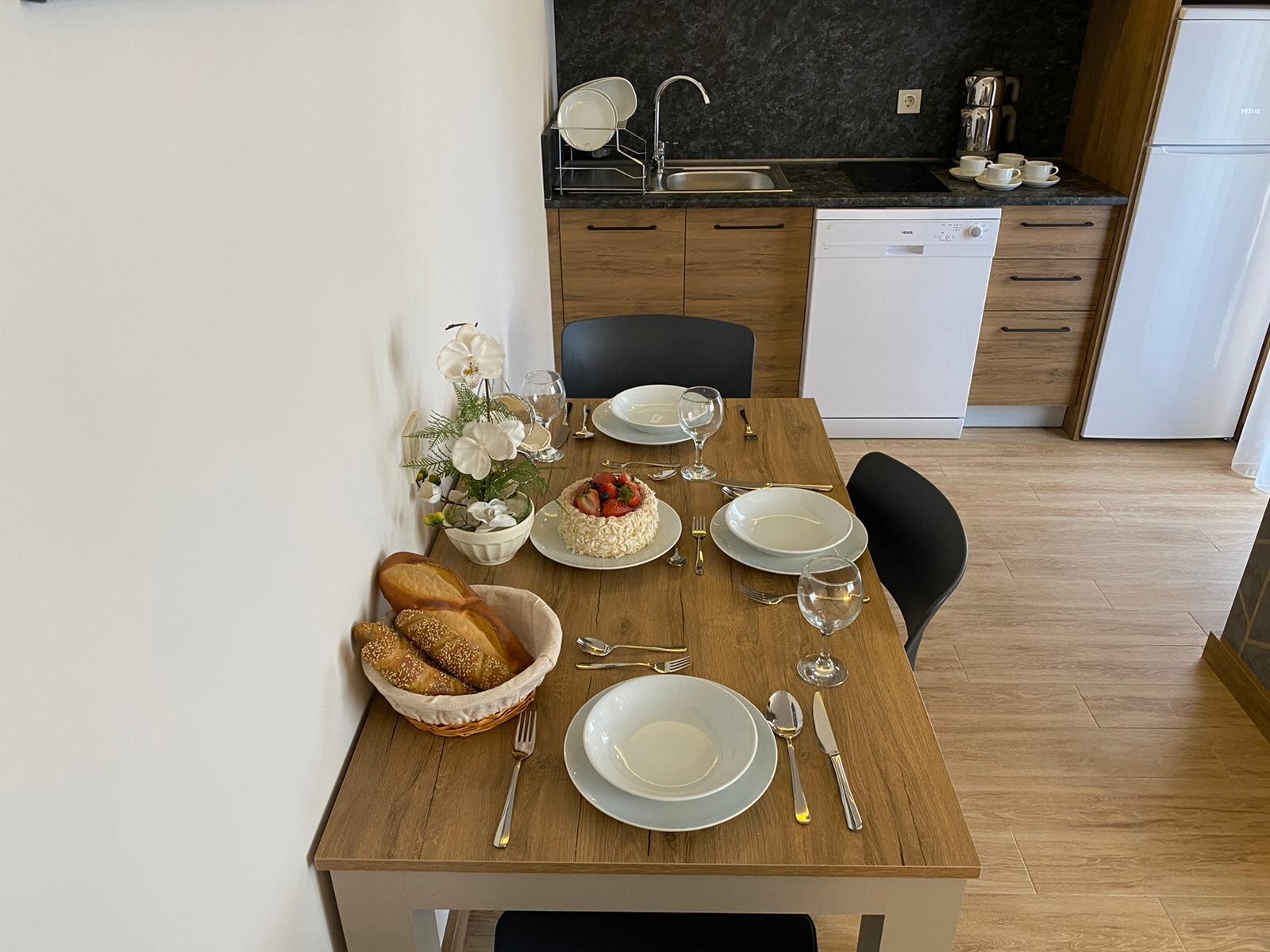Golden World Suite Hotel