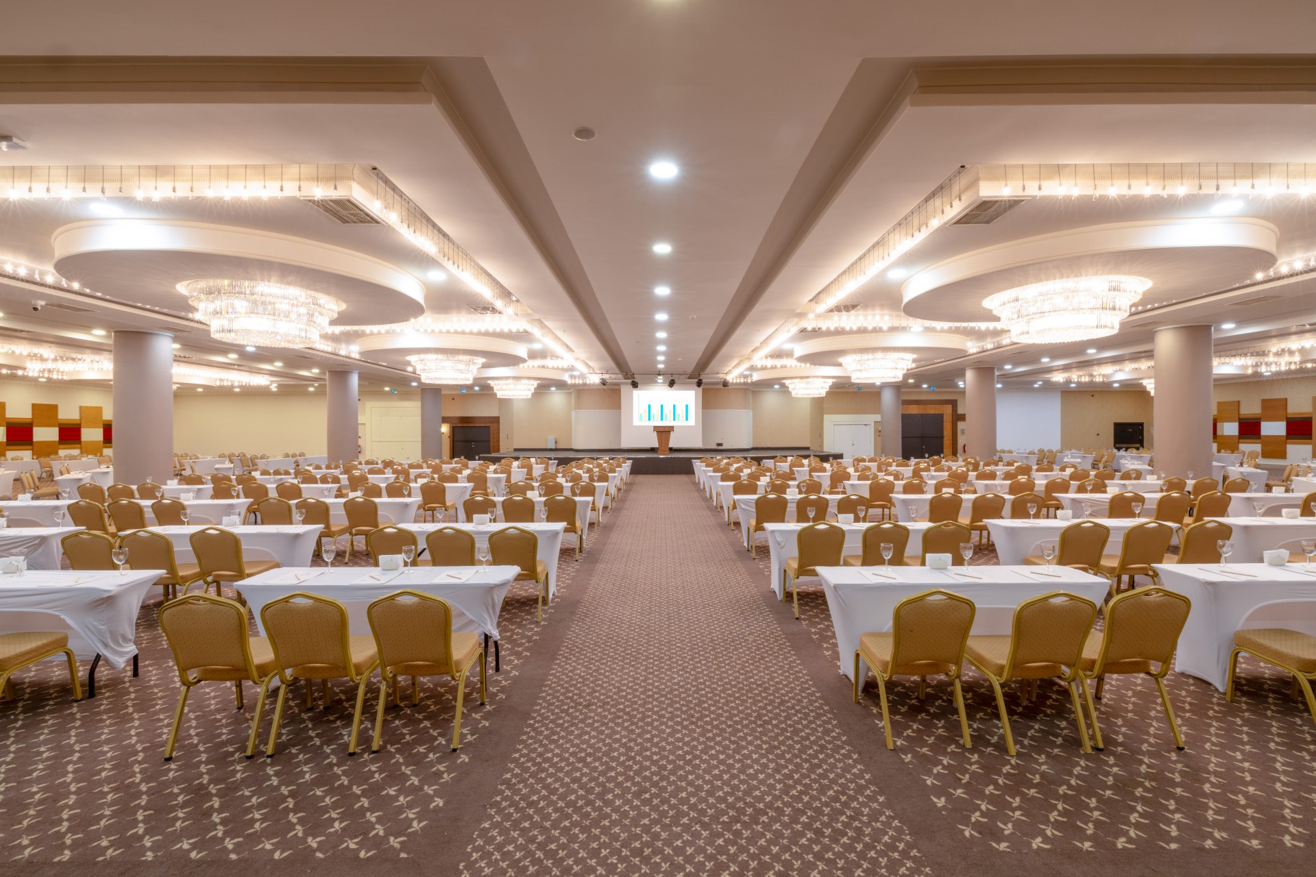 Crystal Admiral Resort Suites & Spa