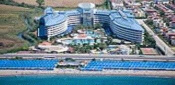 Crystal Admiral Resort Suites & Spa