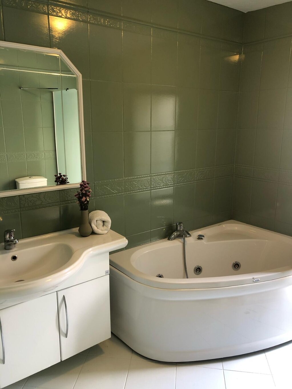 Deluxe Jakuzili Suite