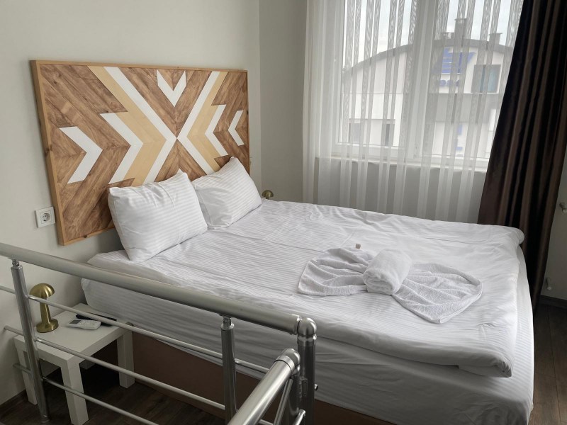 Aile Queen Suit Odası