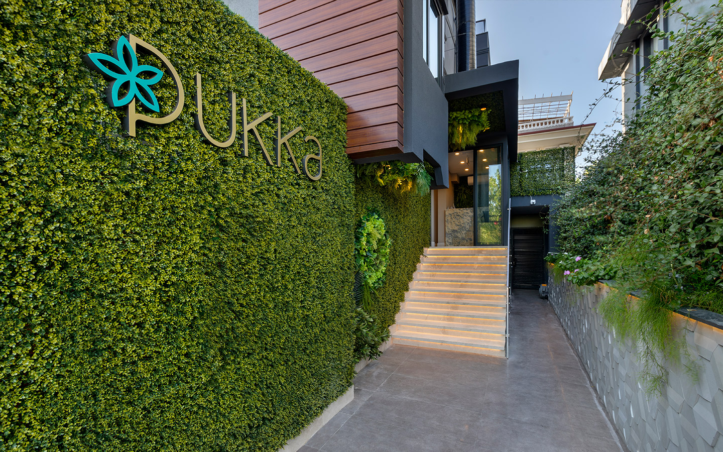 Pukka Hotel
