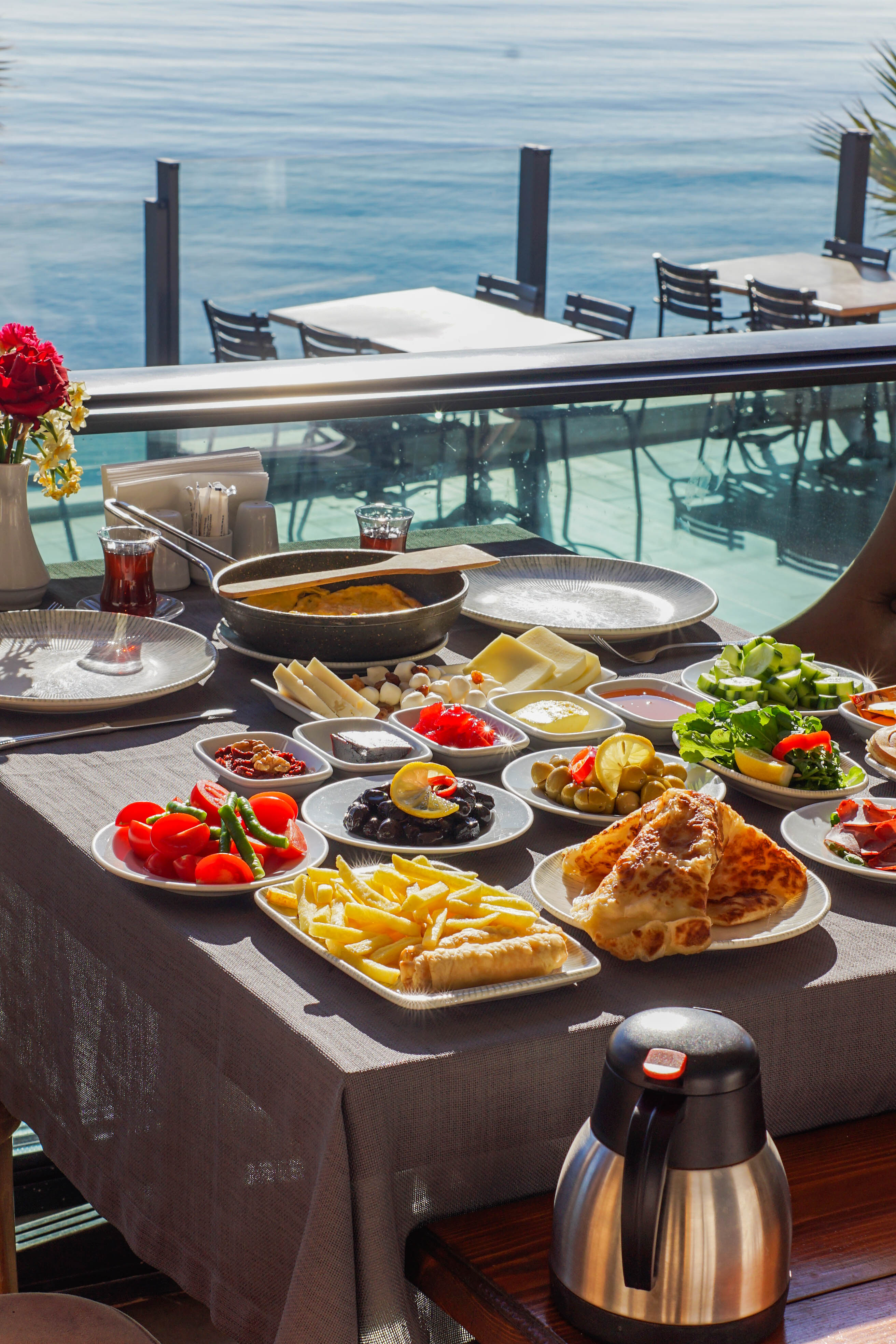 Beyaz Ev Otel & Restaurant