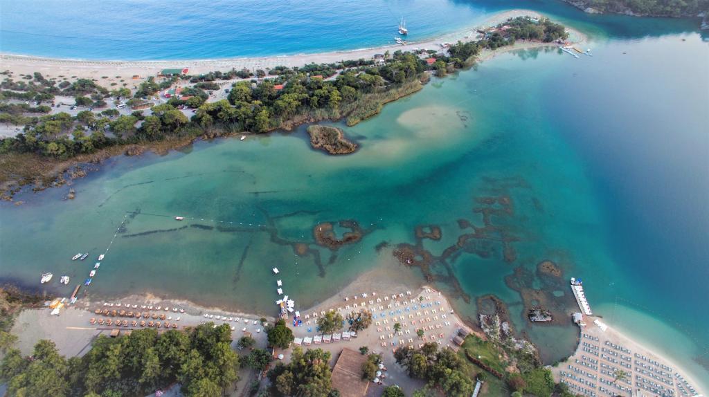 The Sugar Beach Club