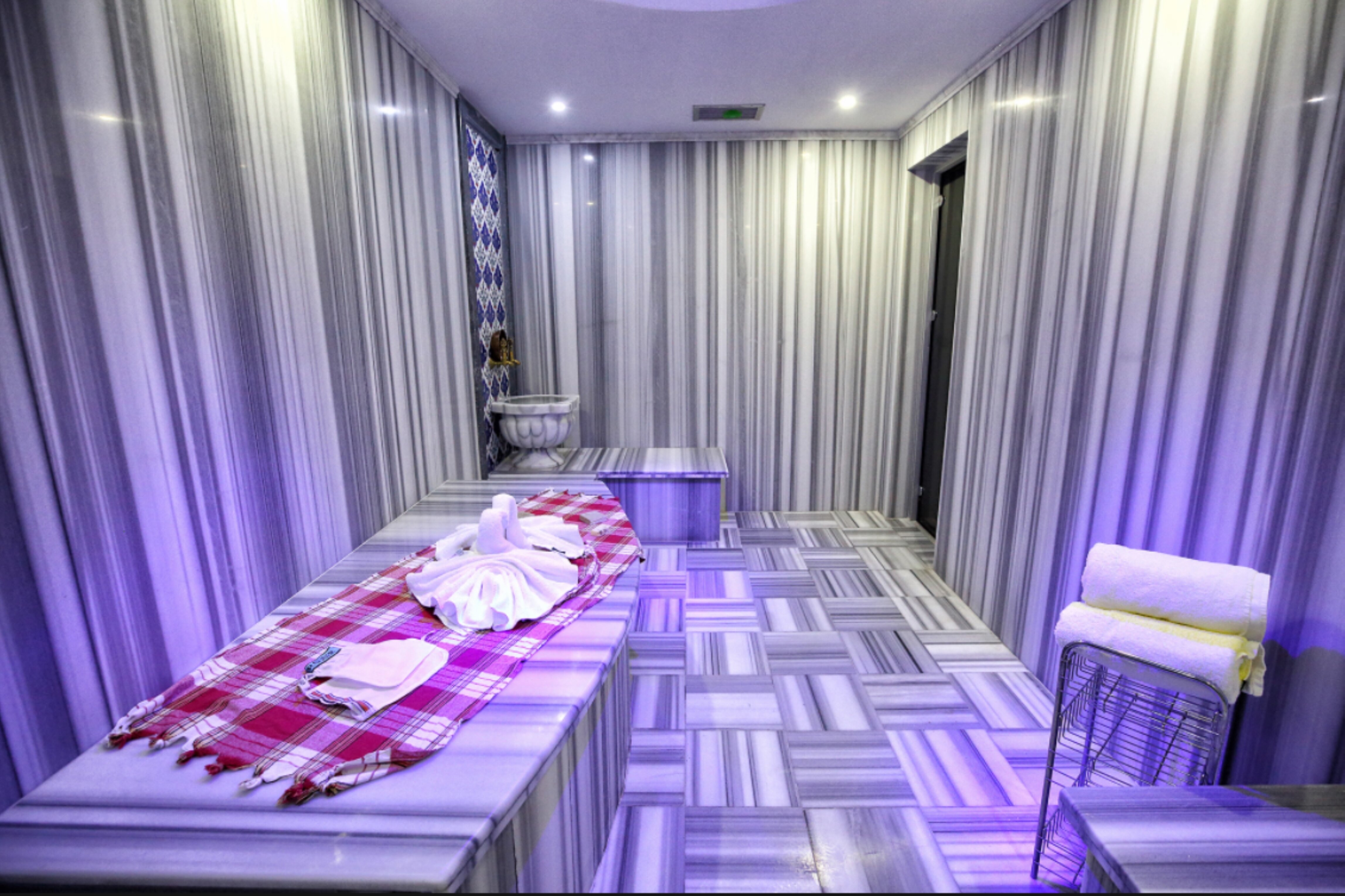 Dedeman İstanbul Hotel Rezervasyon