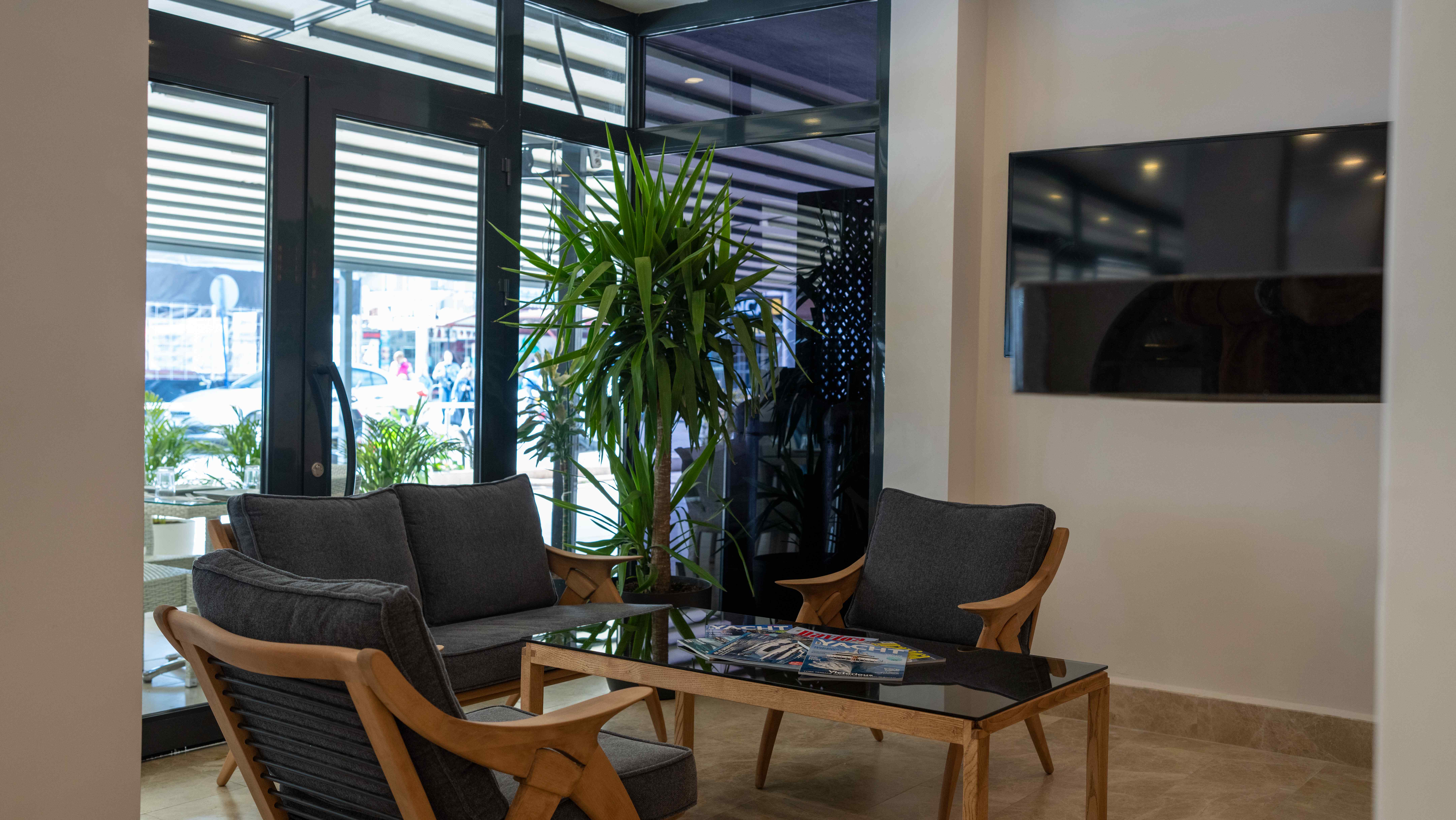 Alesta Seaside Residence