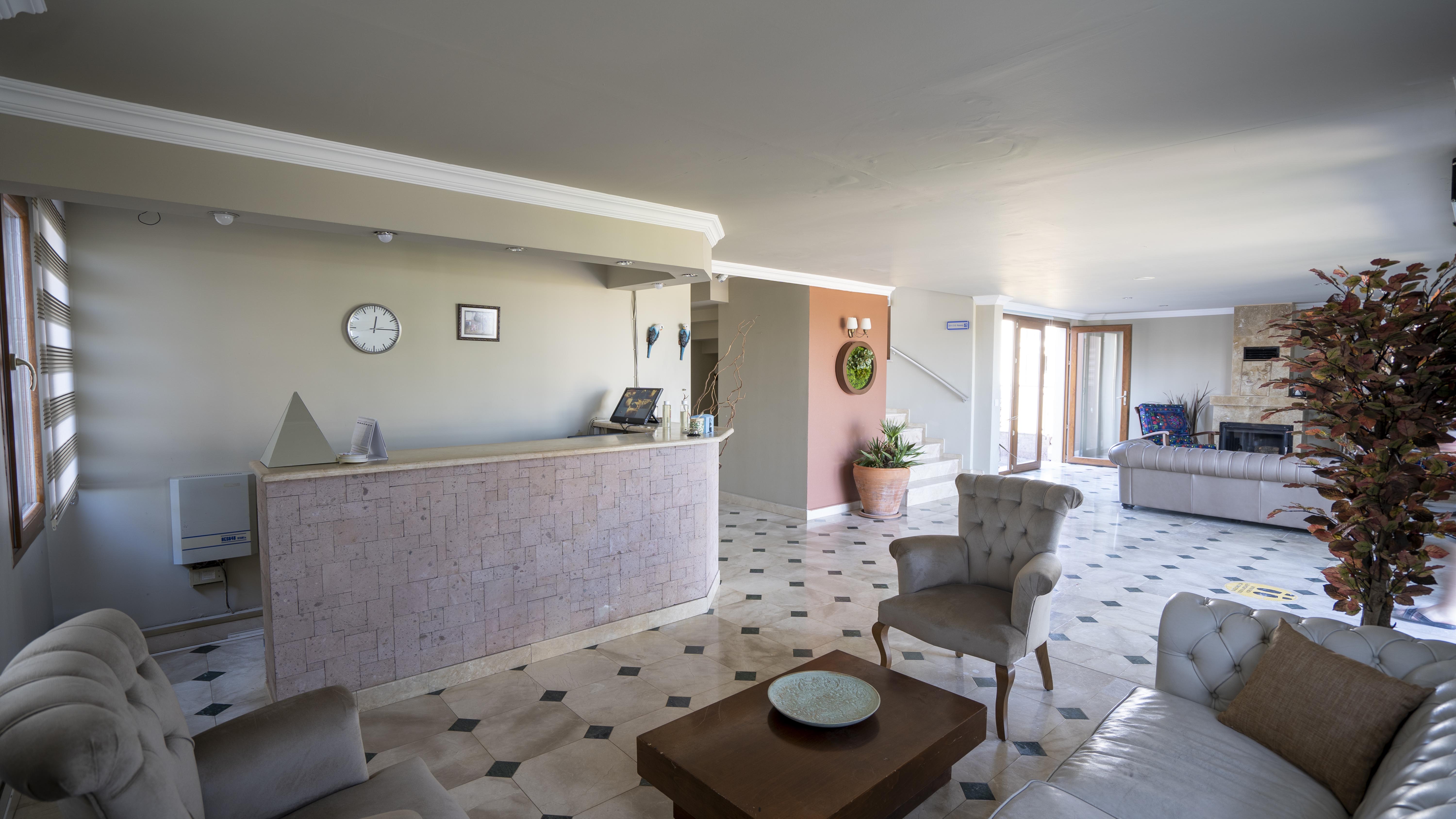 Ebruli Otel Cunda