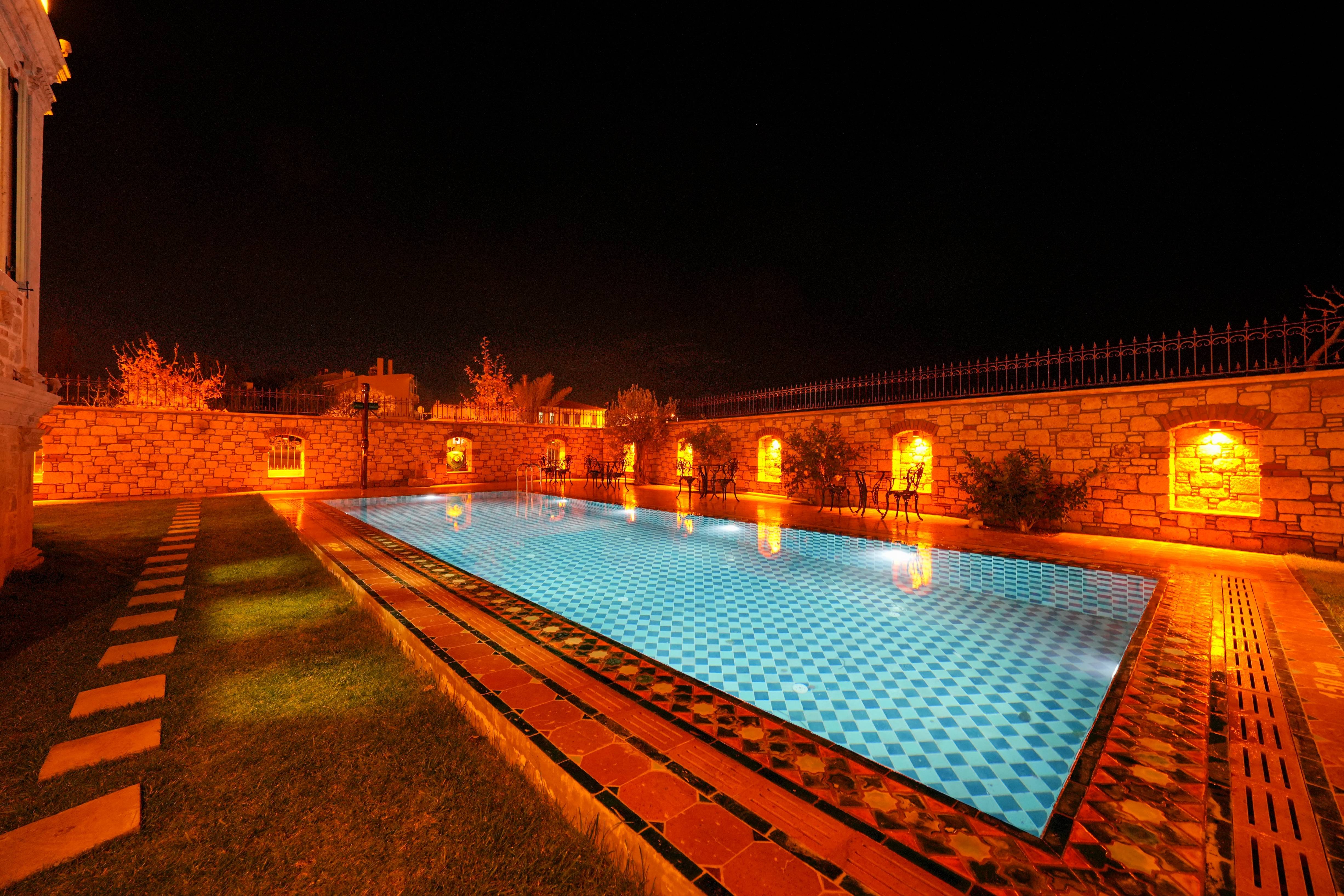 Naz Su Cunda (Adults Only +16)
