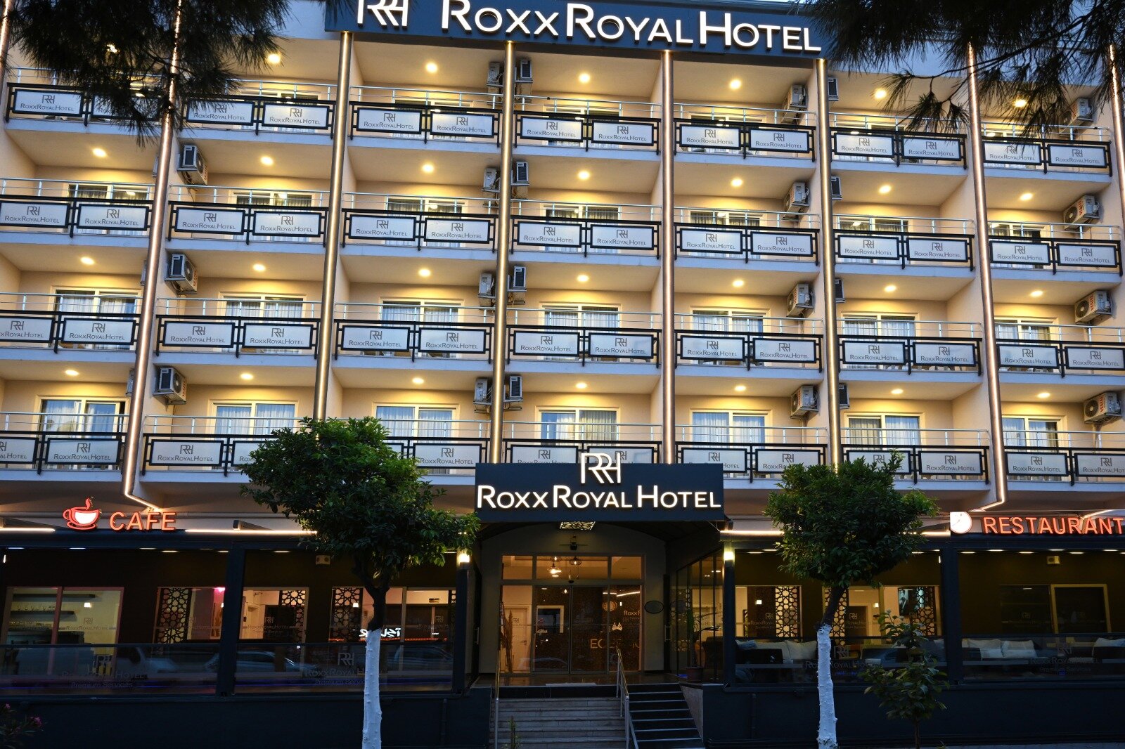 Roxx Royal Hotel · 20