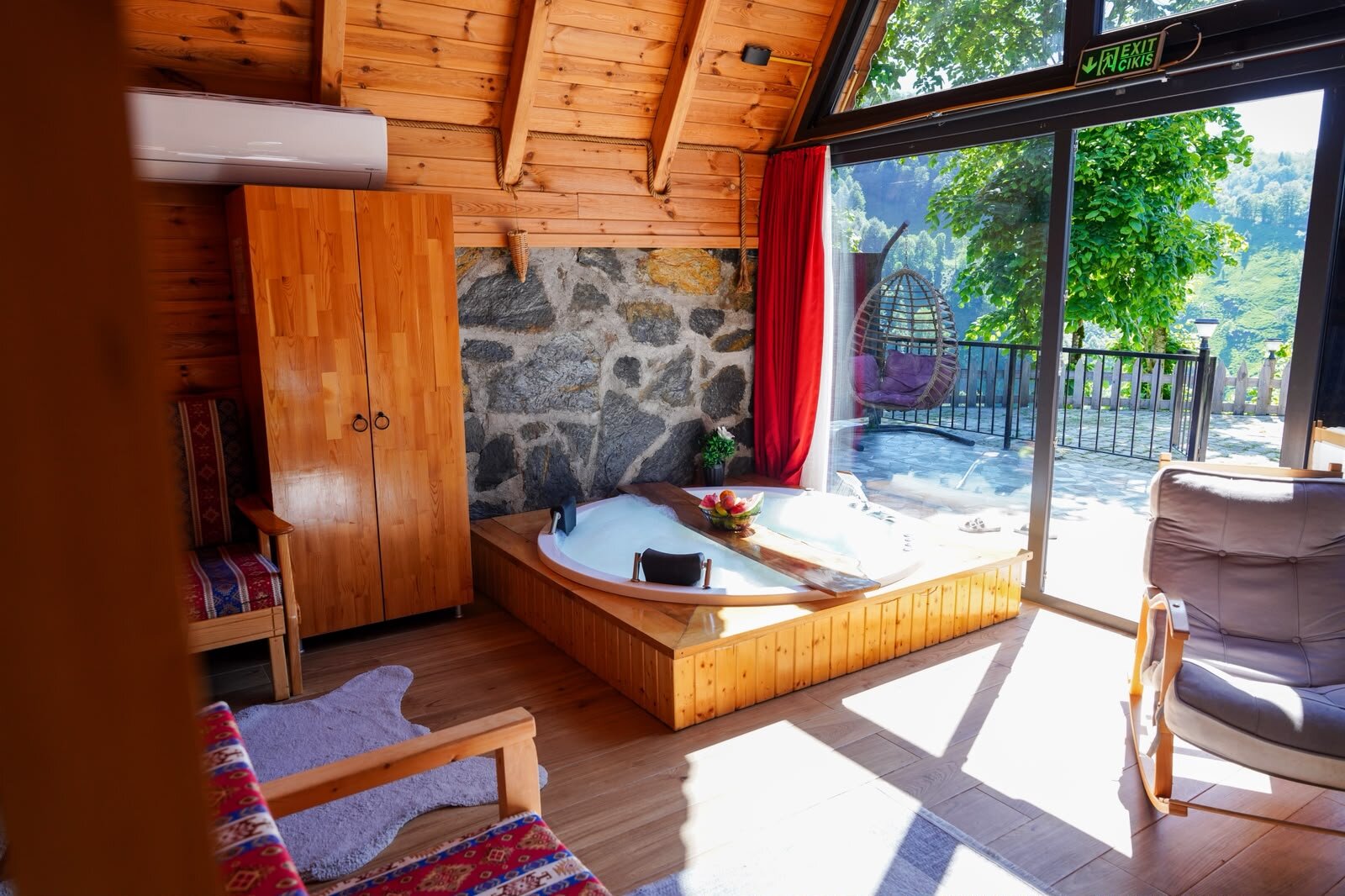 Kırmızı Bungalov
