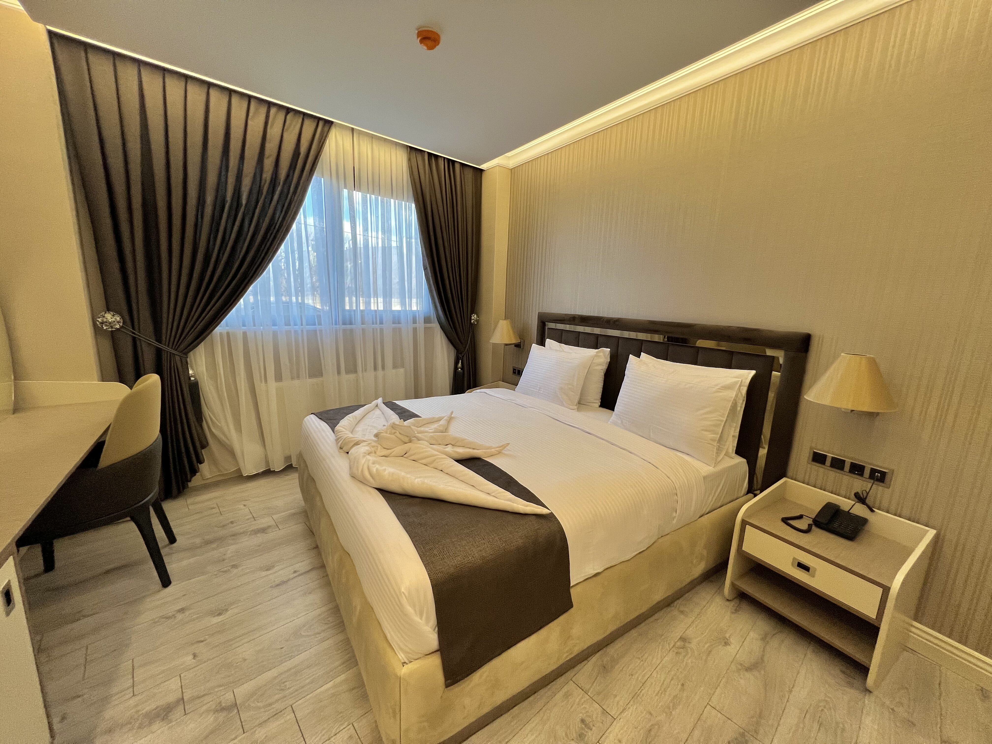 MQ Hotel Suits