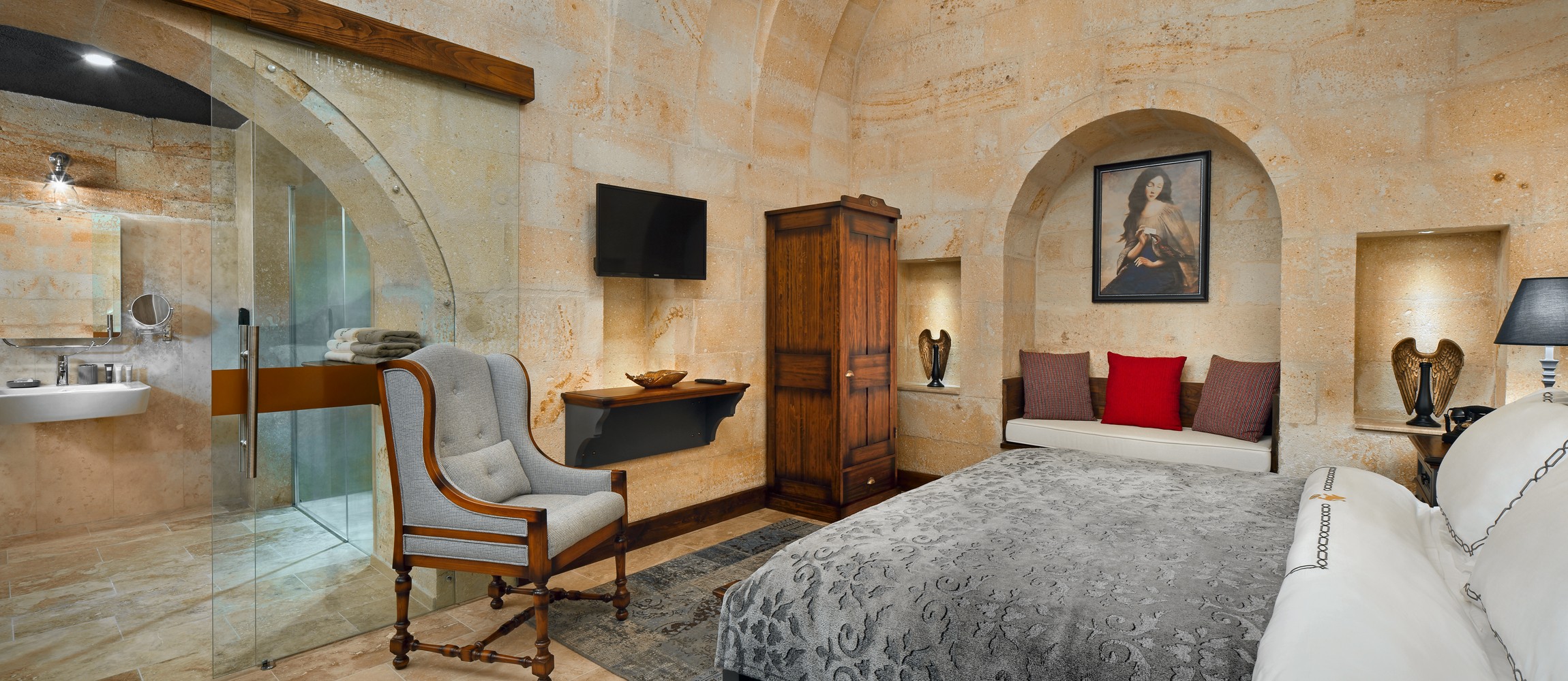 Seraphim Cave Suites & Spa