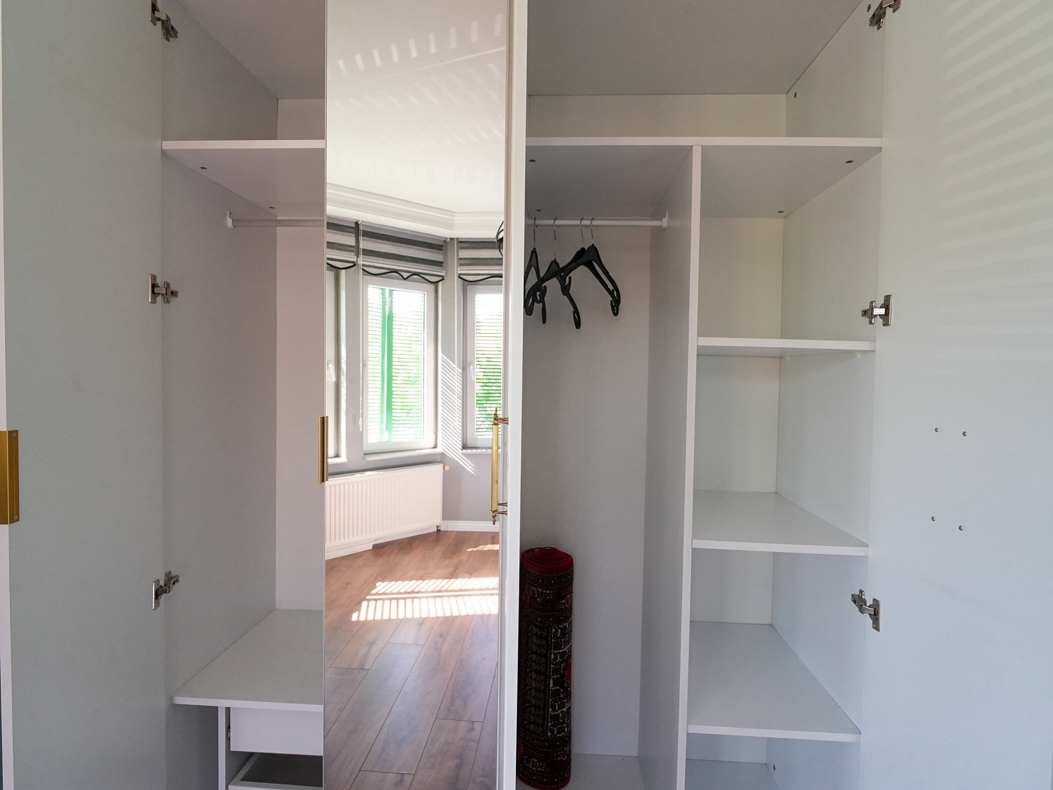 Yeşil Panjurlu Villa · 75