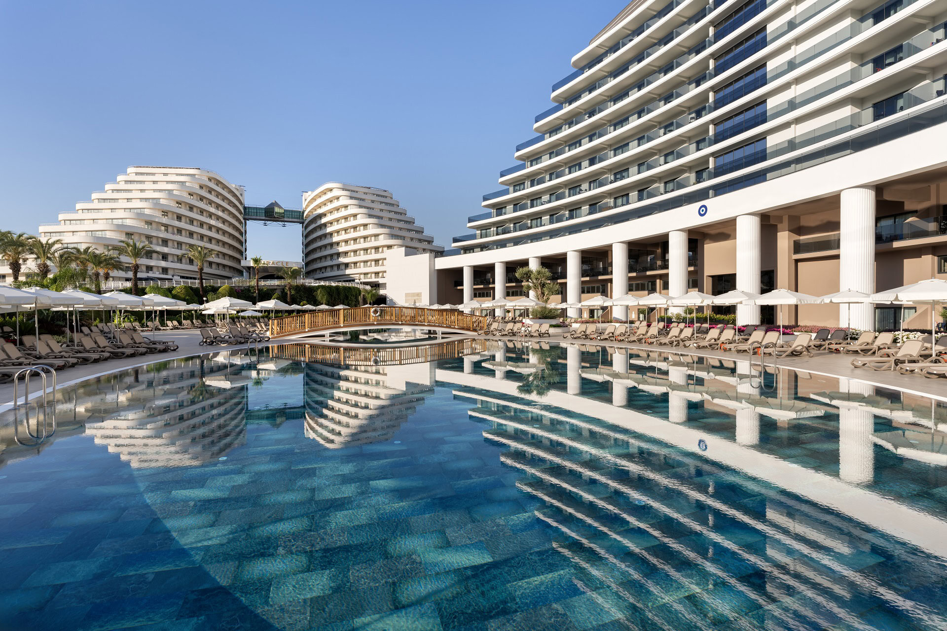 Miracle Resort Hotel