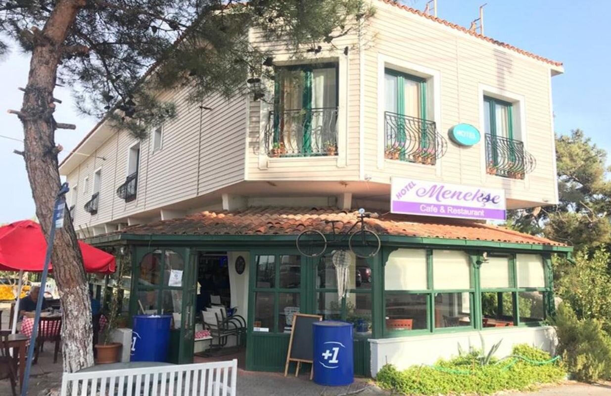 Menekşe Ayvalık · 8