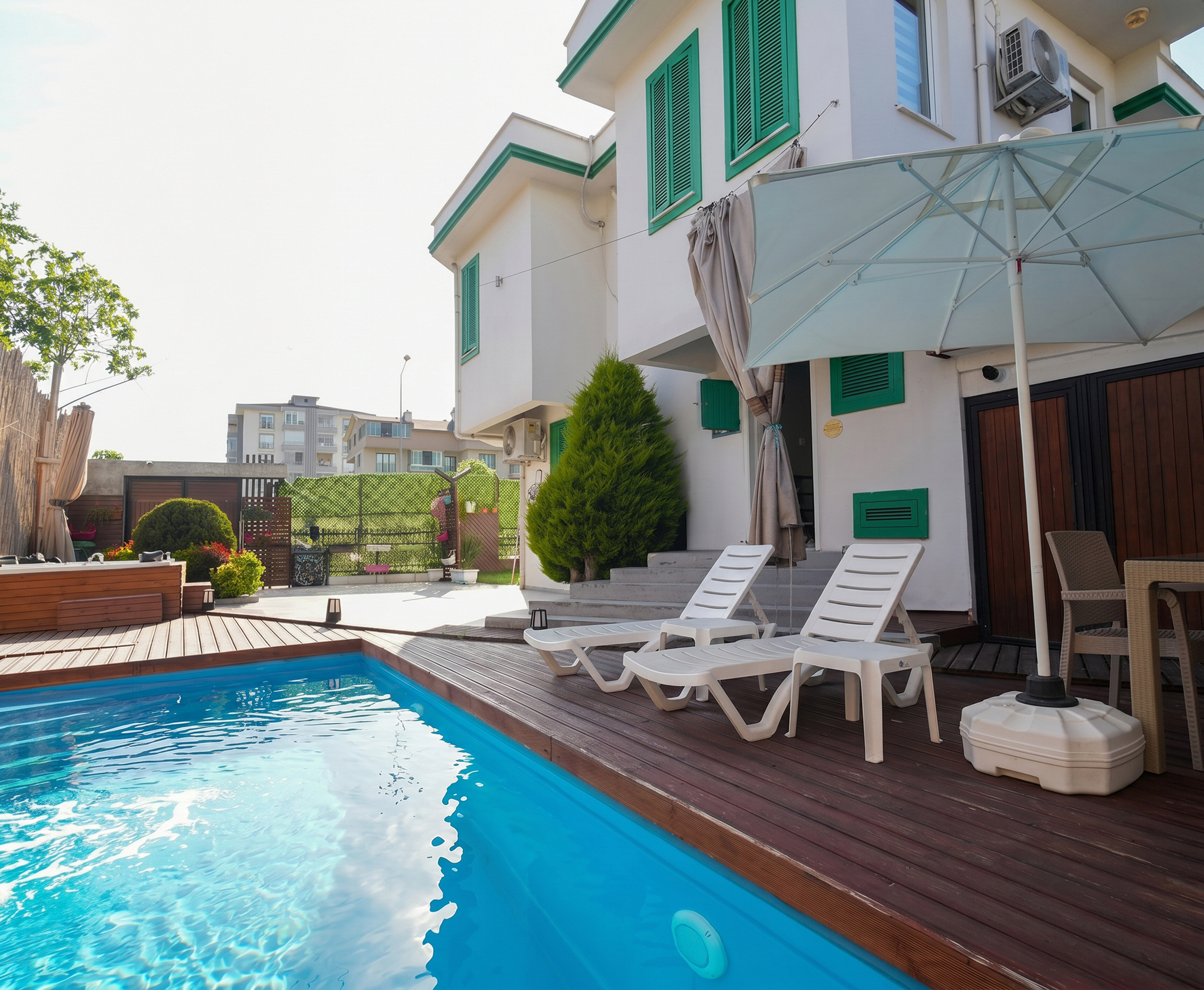 Yeşil Panjurlu Villa · 3