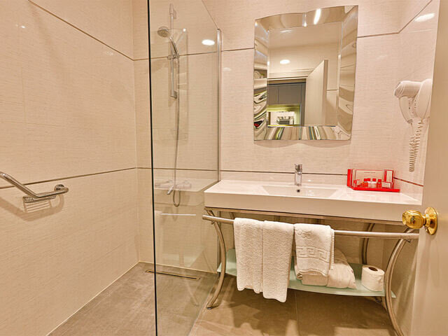 Ramada Hotel & Suites by Wyndham Istanbul Atakoy