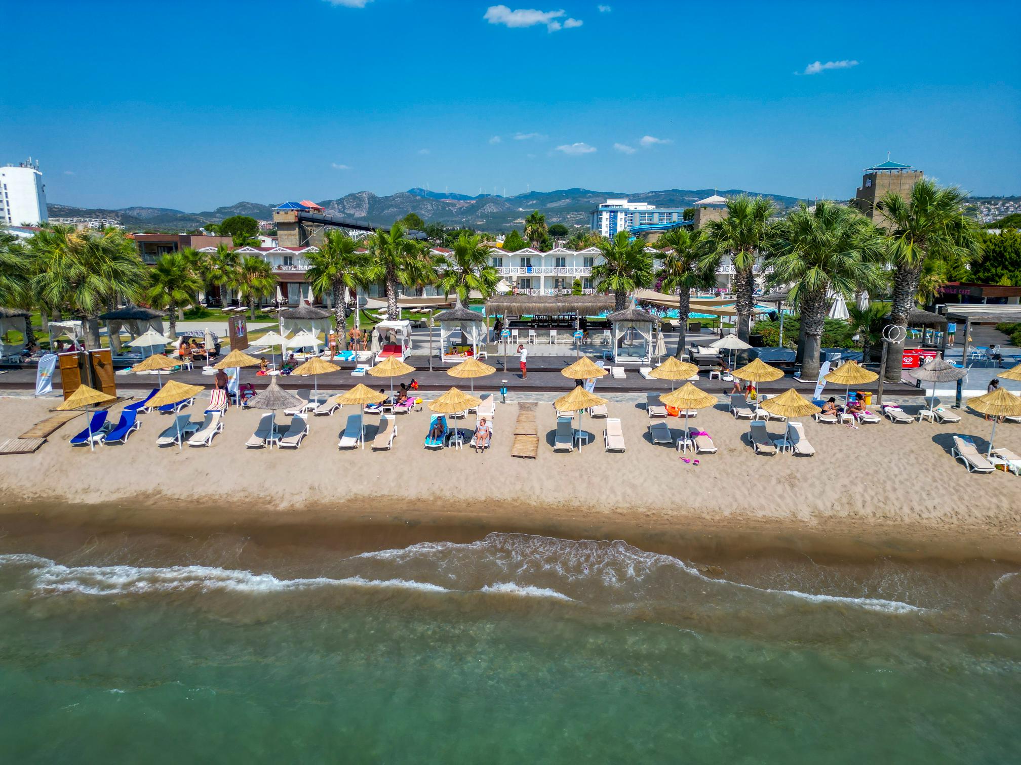 Risus Beach Resort Hotel