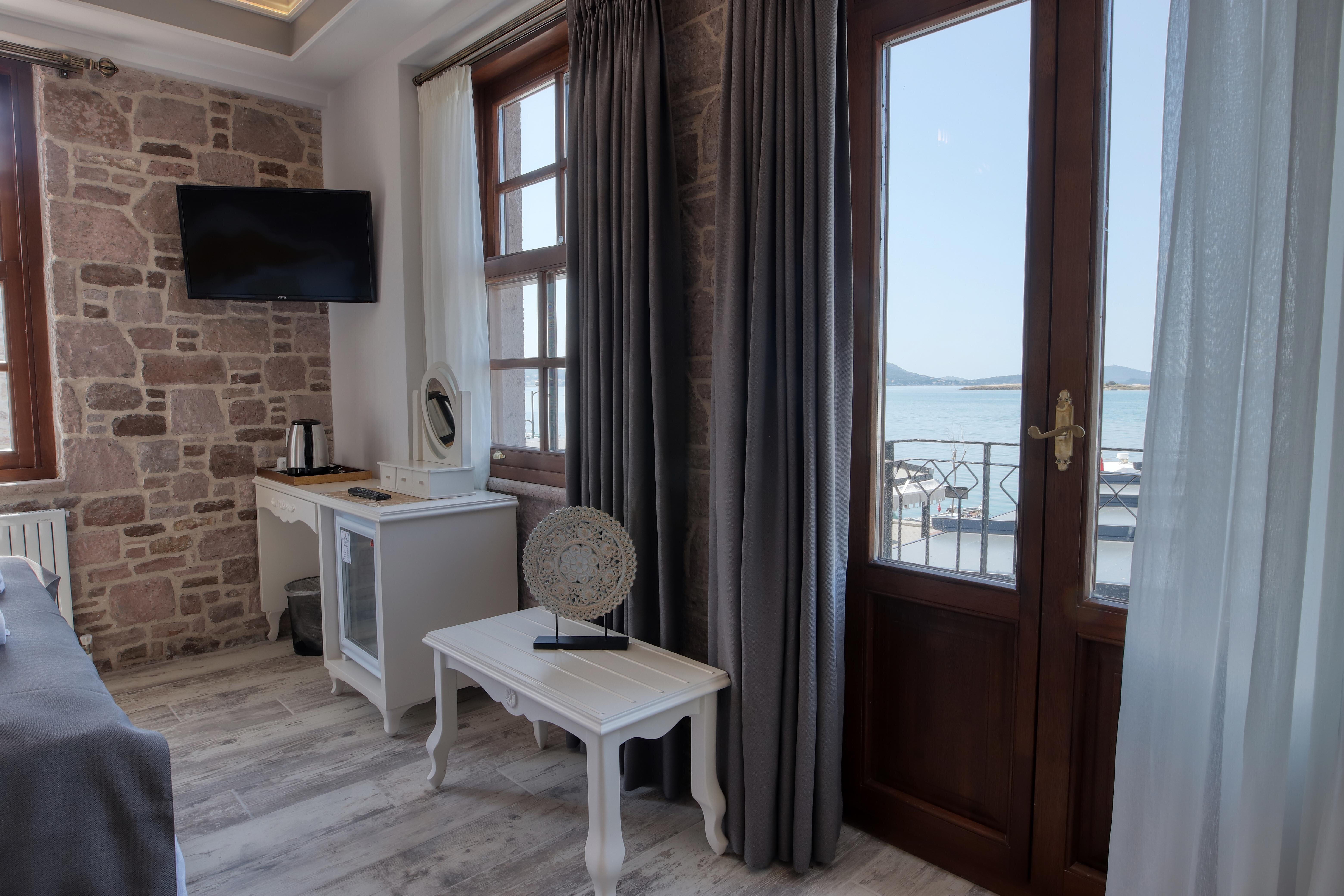 Standart Oda Deniz Manzaralı Balkonlu