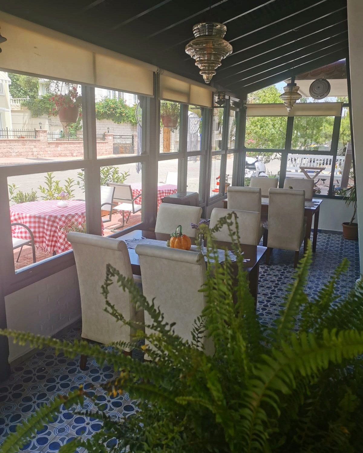 Menekşe Hotel