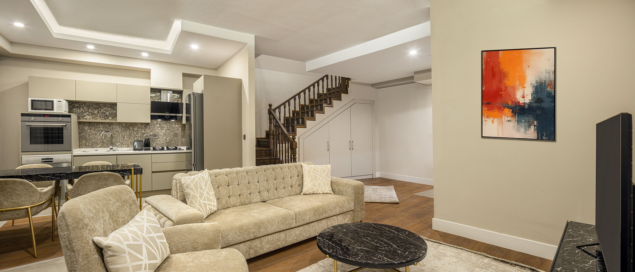 Penthouse Deluxe Duplex Suite