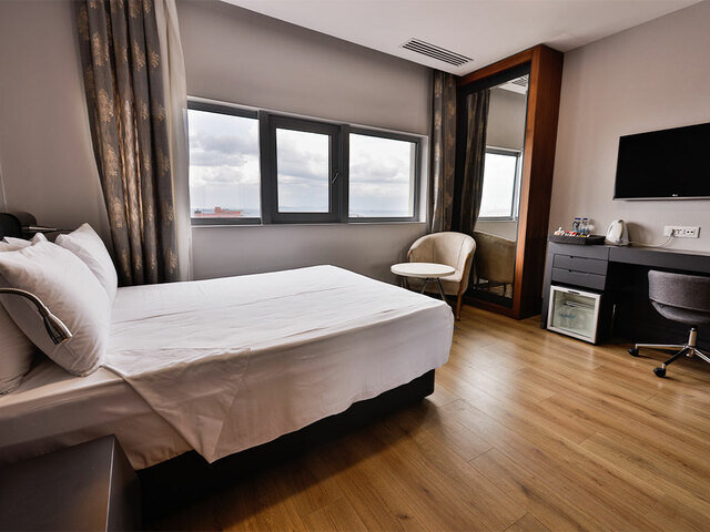Ramada Hotel & Suites by Wyndham Istanbul Atakoy