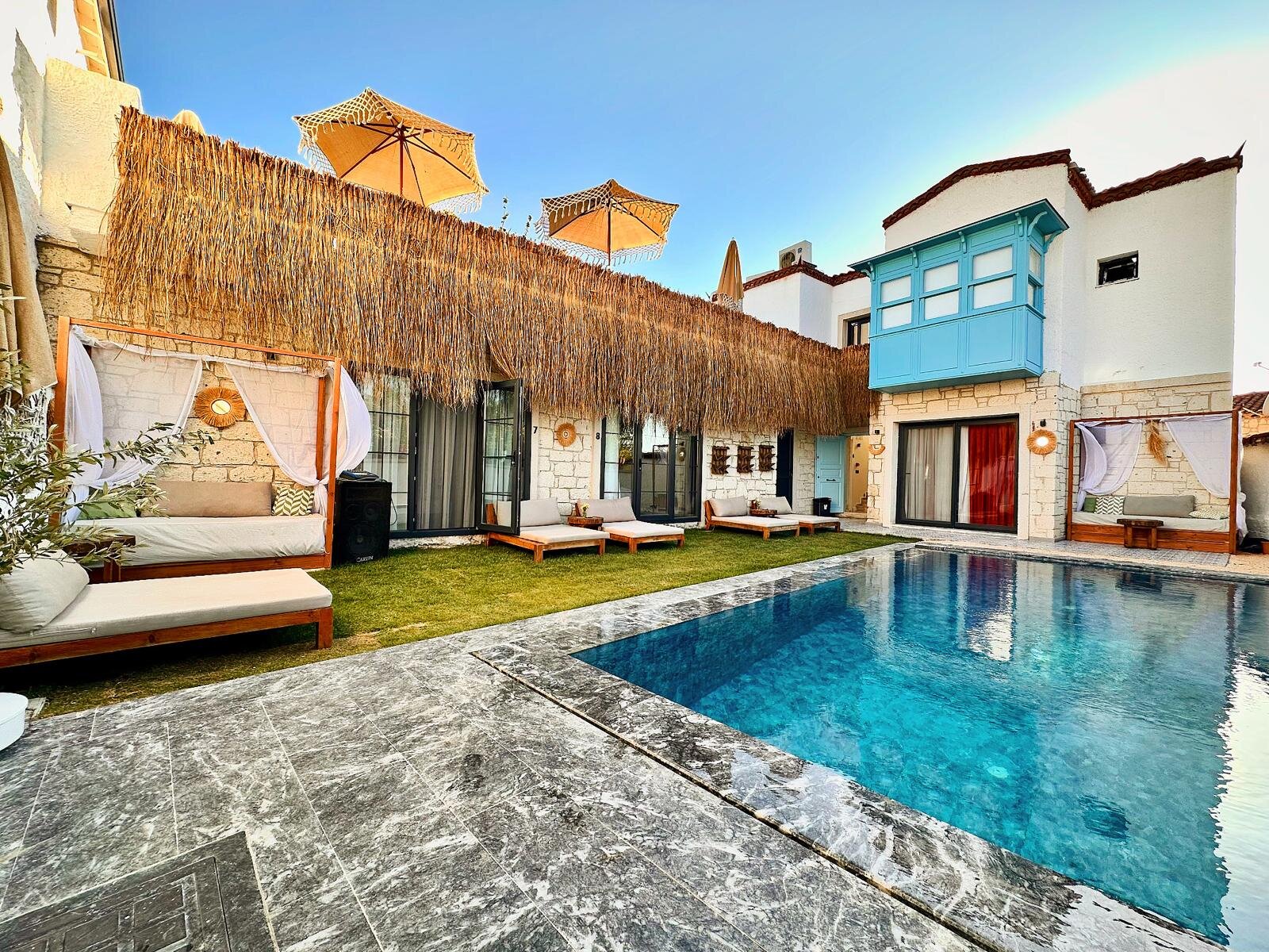 Paradise Hotel Alaçatı