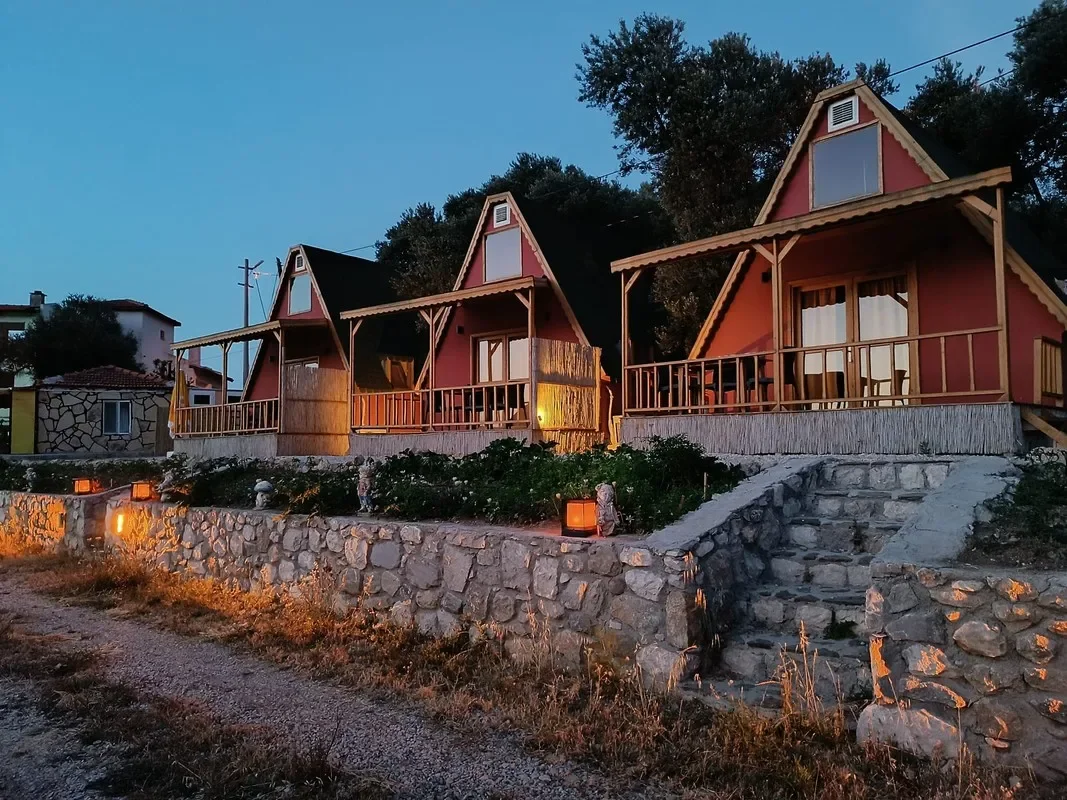 Hayela Bungolow ve Restaurant Karaburun