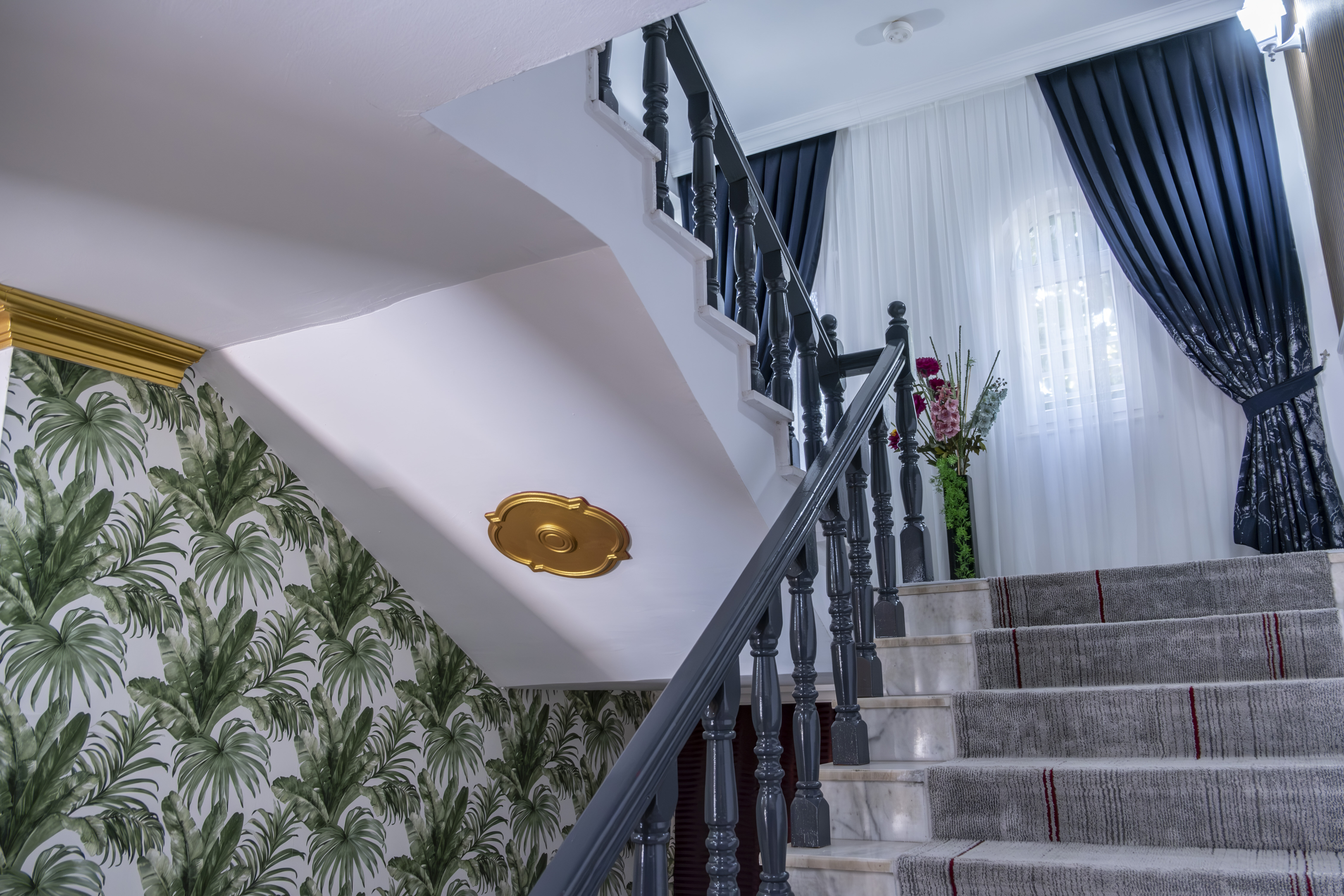 Mustis Royal Plaza Hotel