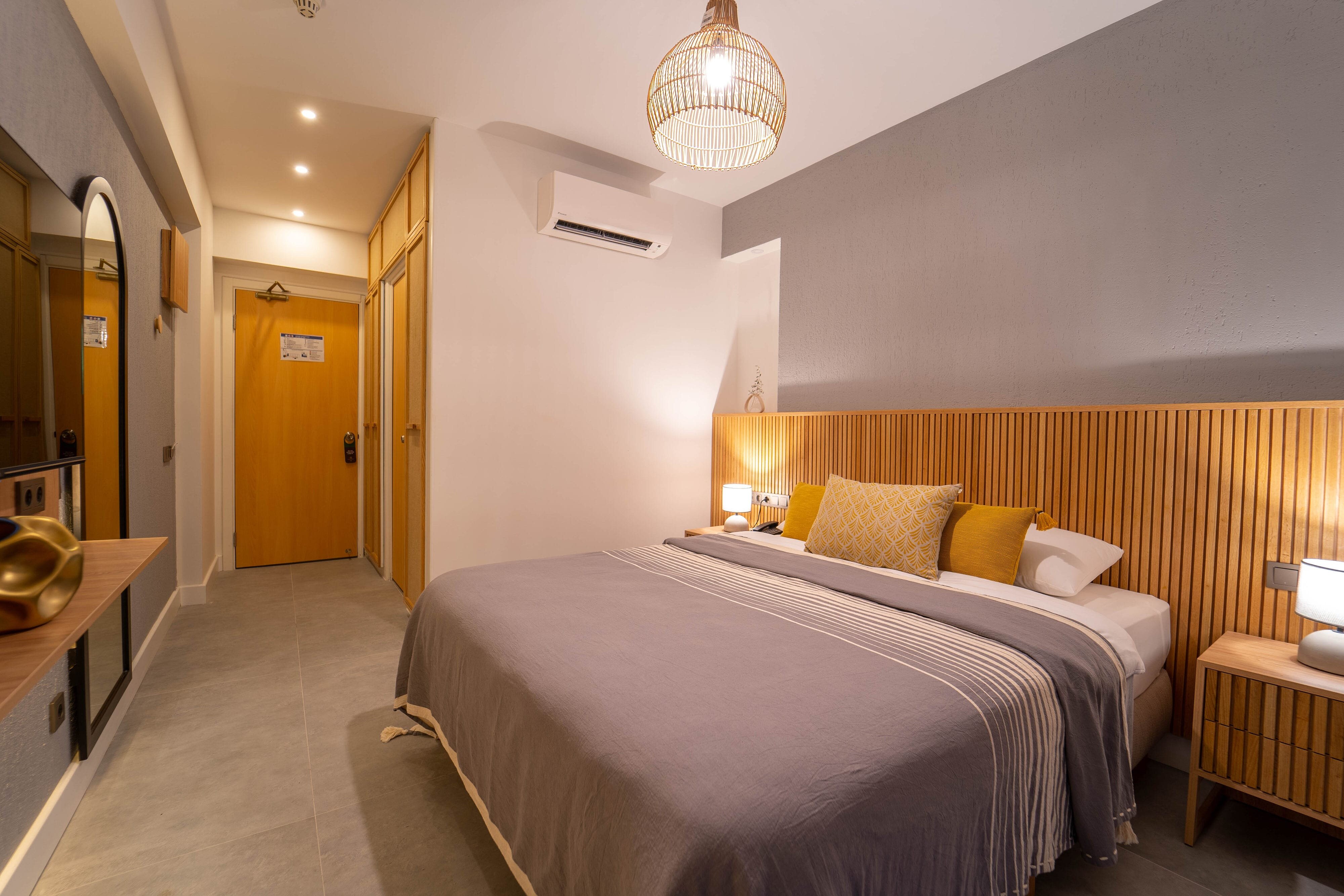 Standart Çift Kişilik Oda Havuz Bahçe Manzaralı