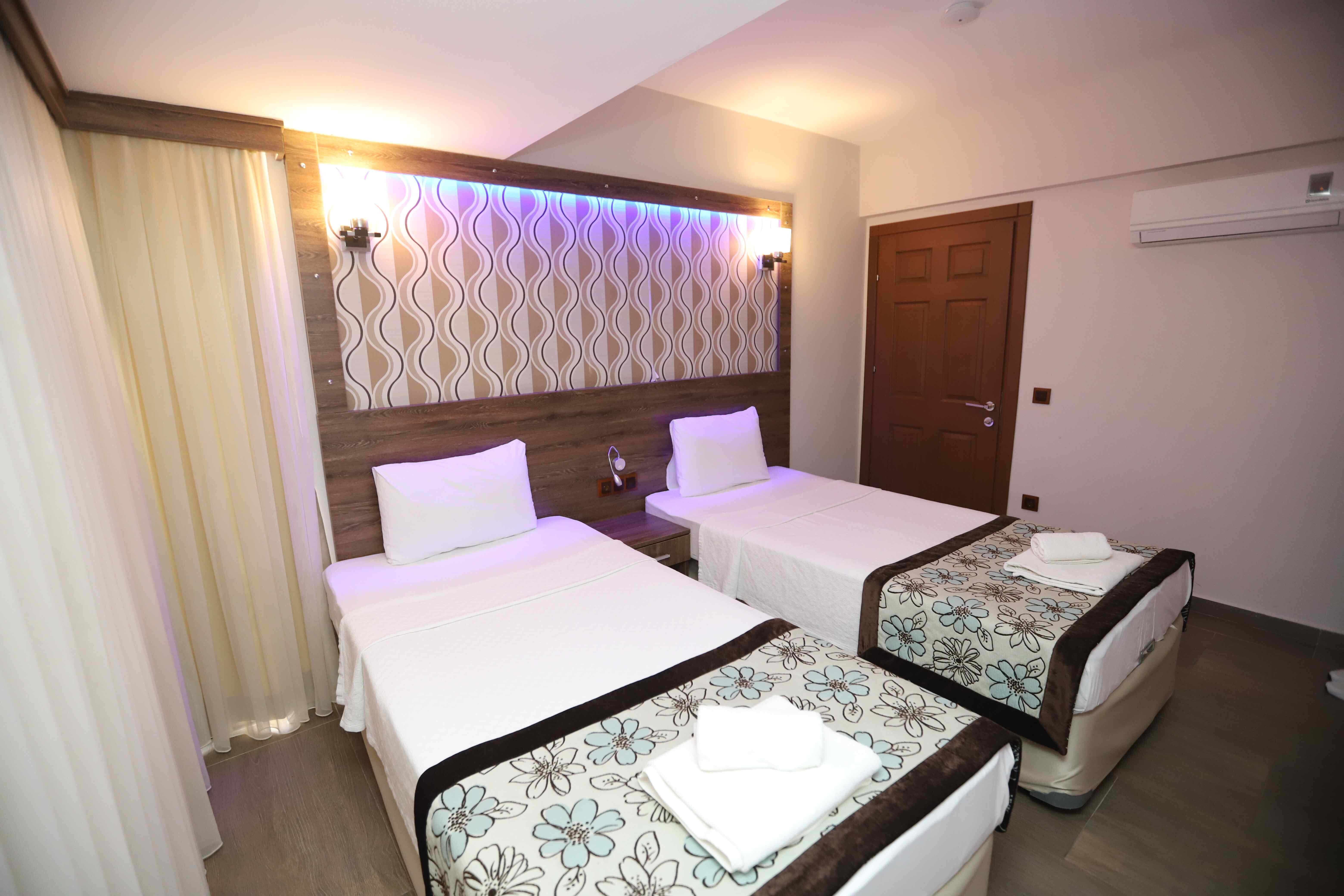 Dolphin Apart Hotel Rezervasyon