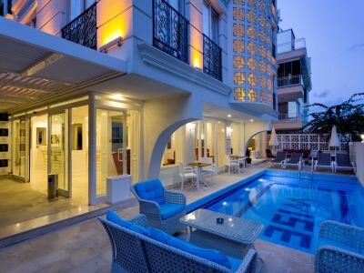 Wise Hotel & Spa