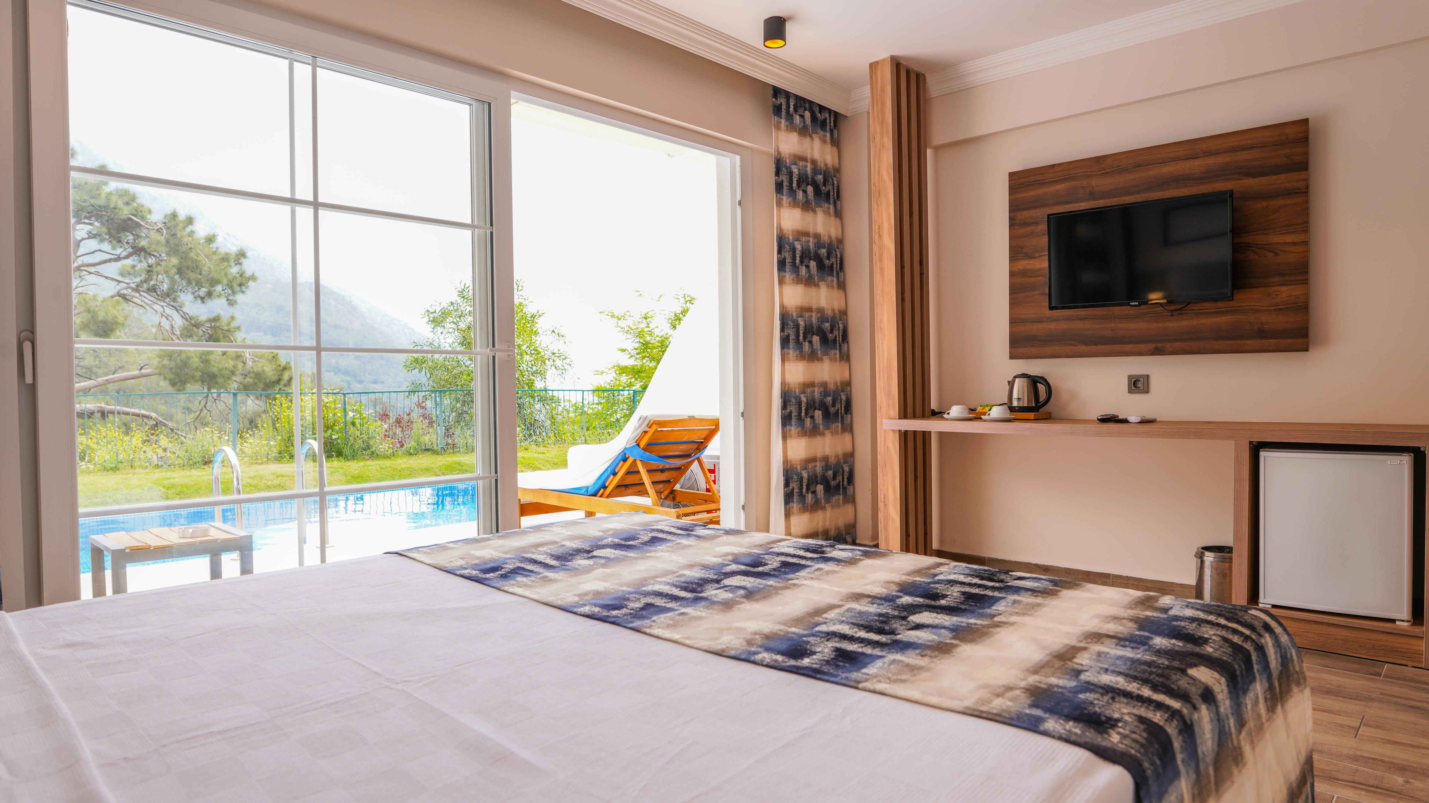Swim Up Room, Sea View