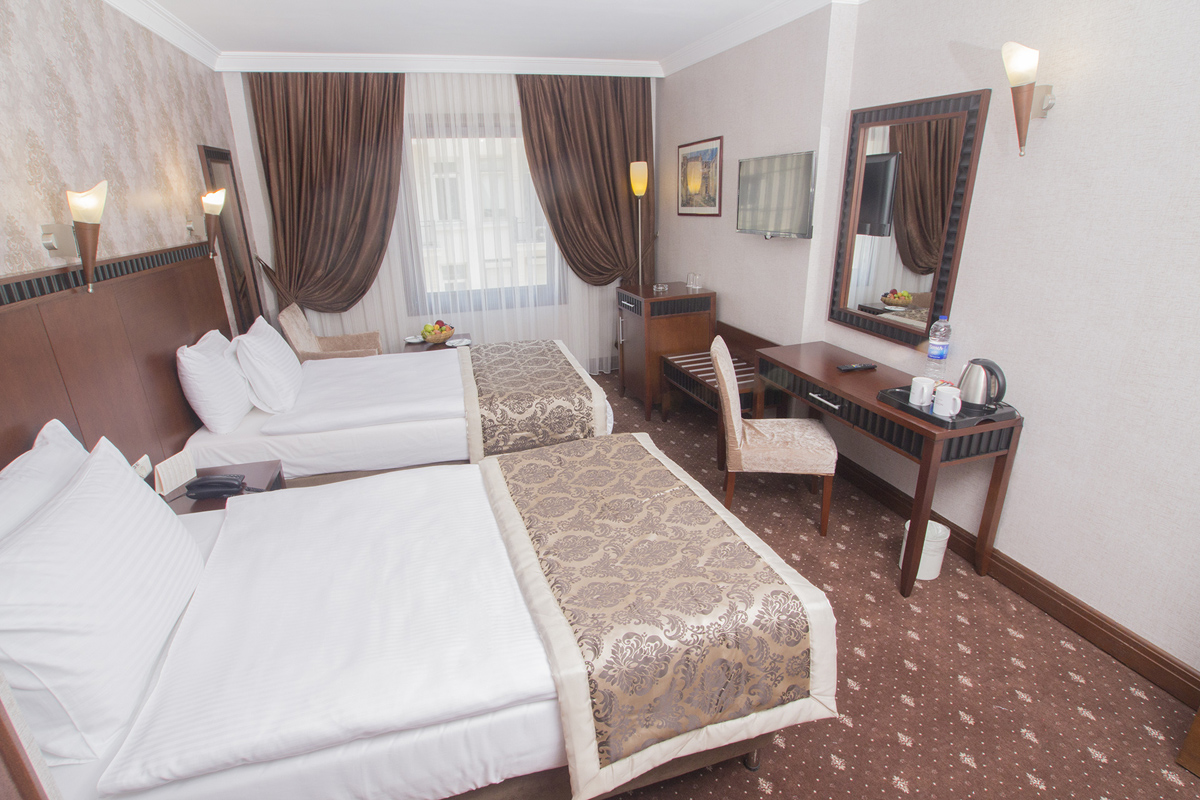 Nova Plaza Crystal Hotel