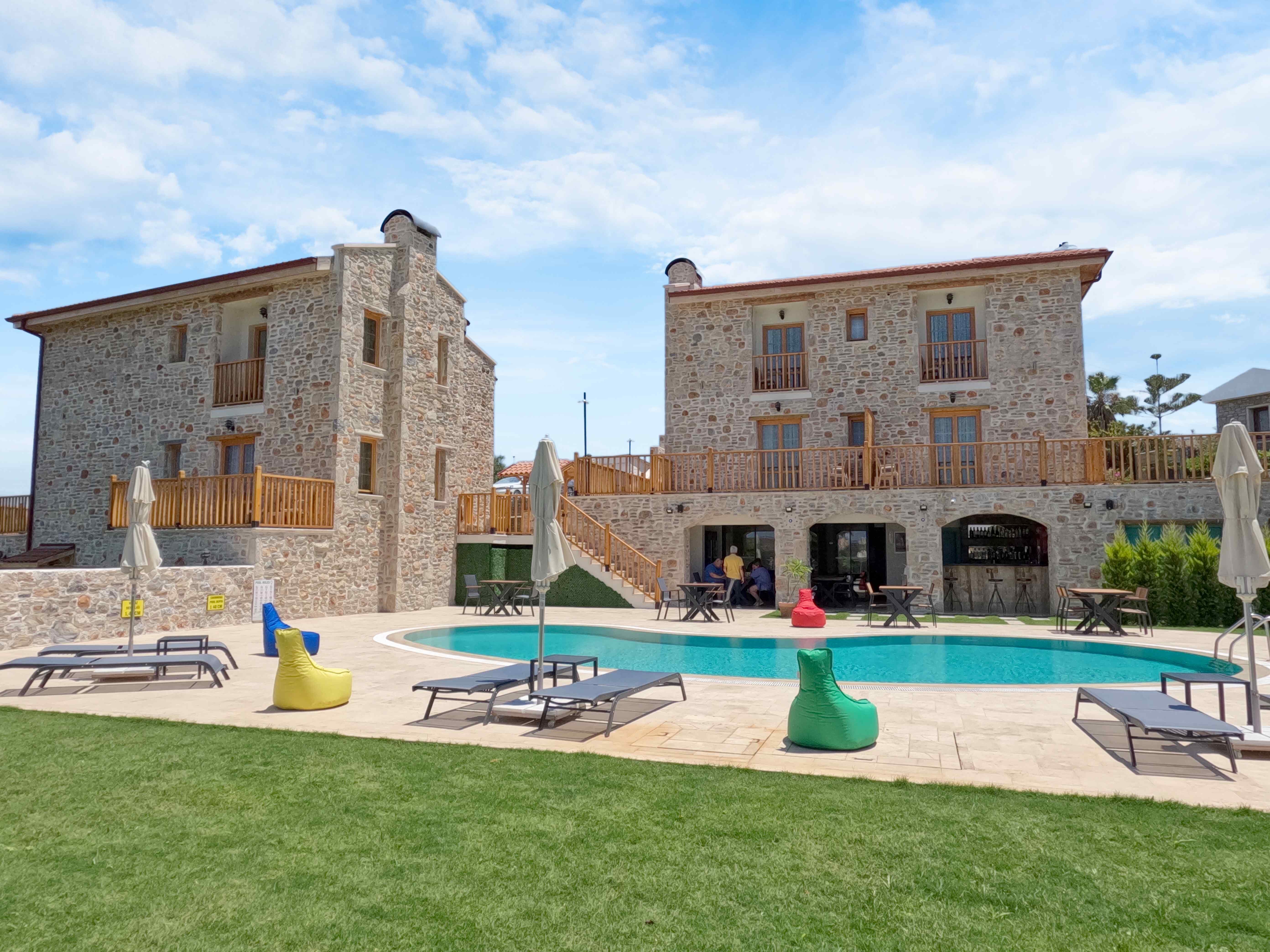 Zeyt Inn Hotel