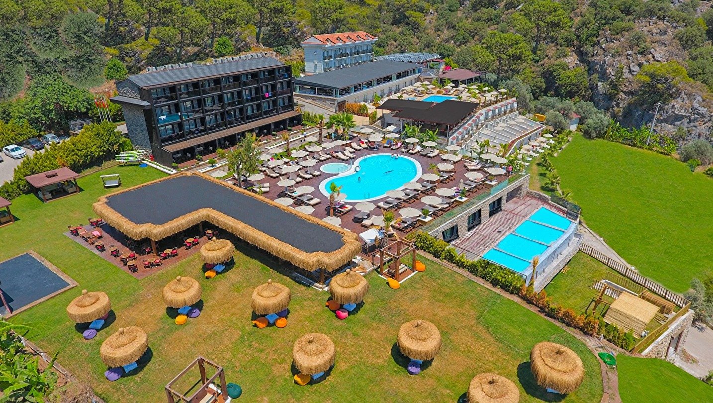 Manaspark Deluxe Hotel · 153