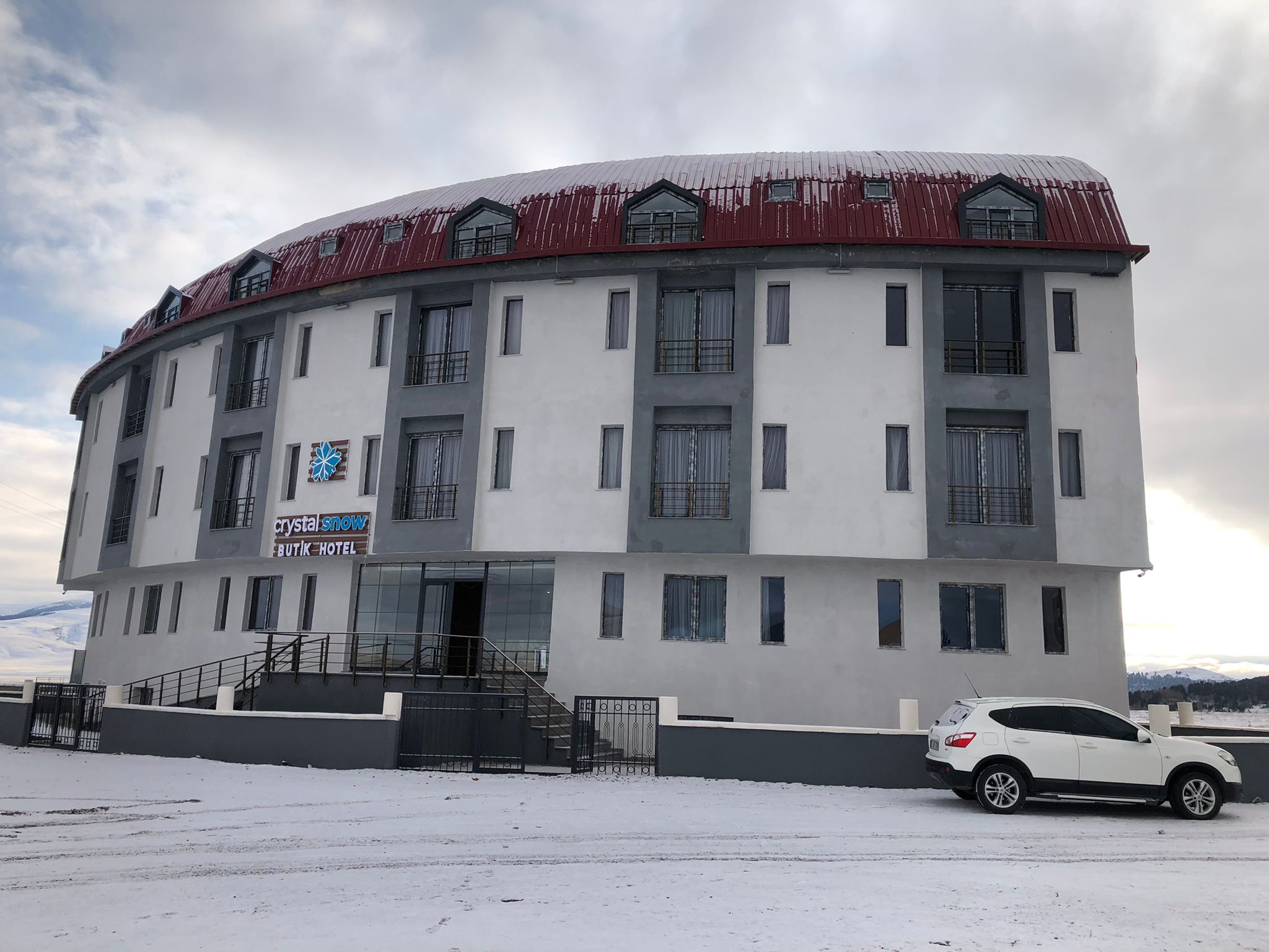 Crystal Snow Hotel