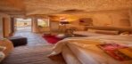 Deluxe Cave Room Görseli