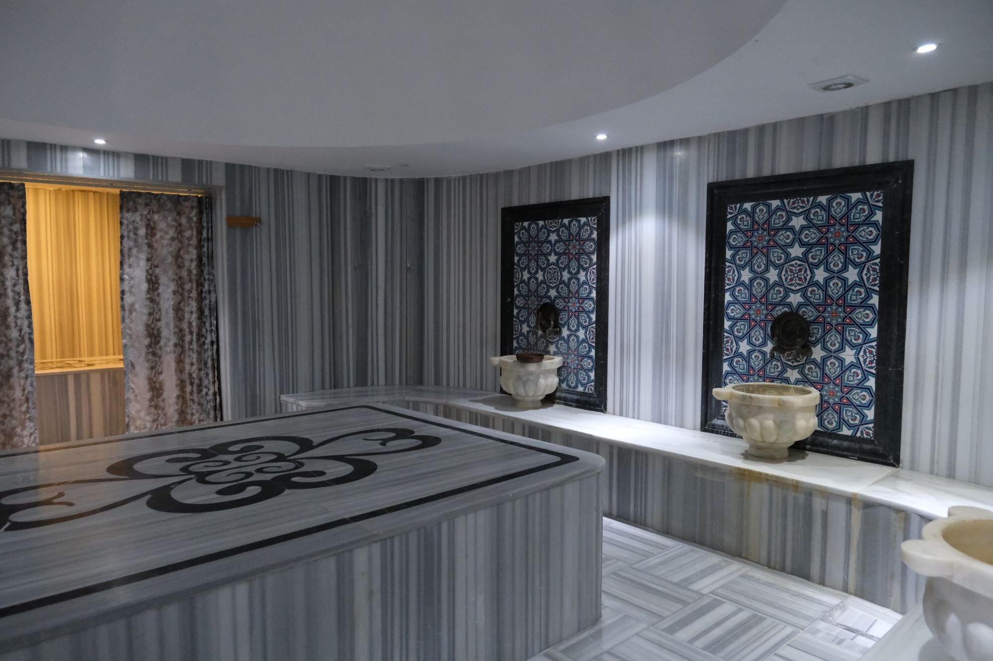 Boris Hotel · 42