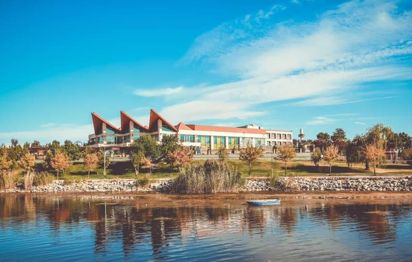 Kronos Hotel
