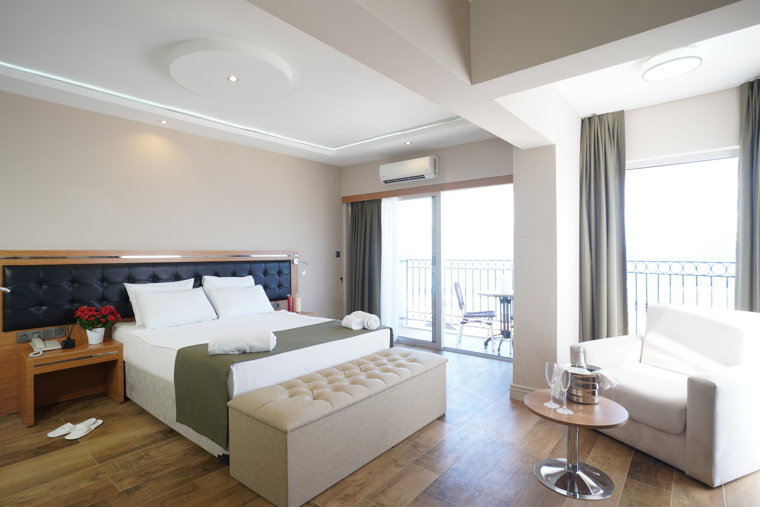 Aurasia Sea Side Hotel