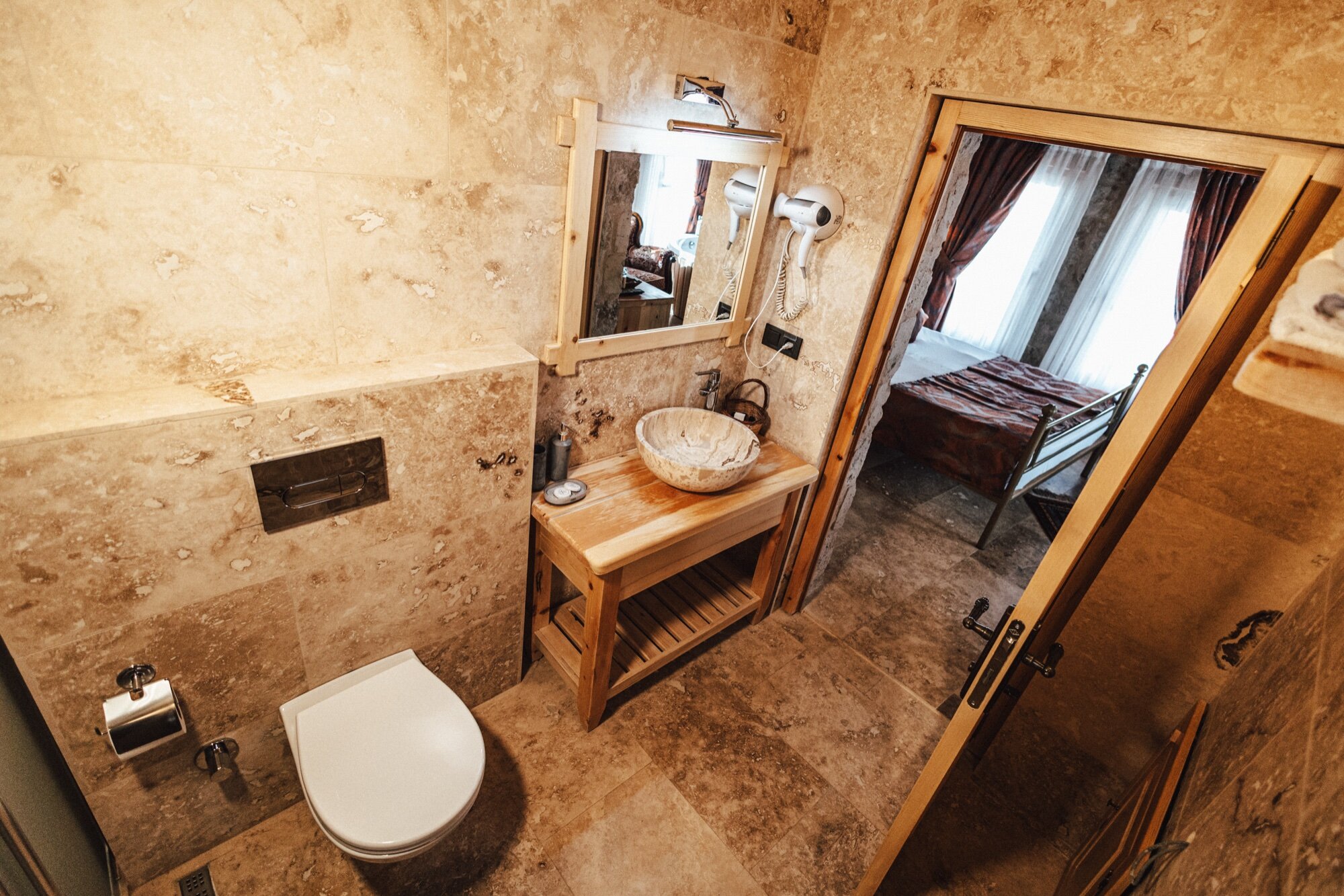Deluxe Jacuzzi Room City View