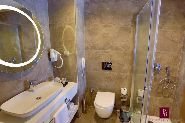 B Business Hotel Spa