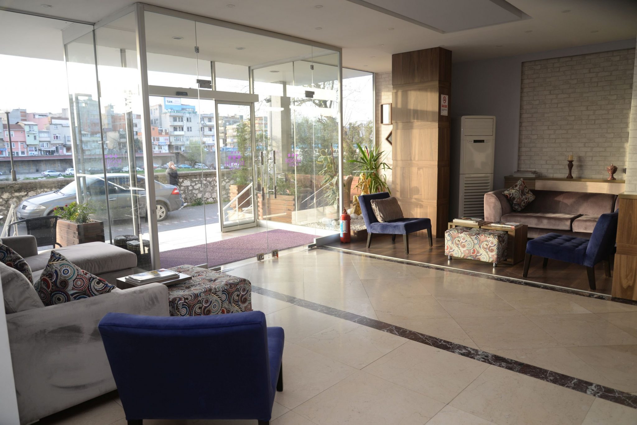 Hande Hotel