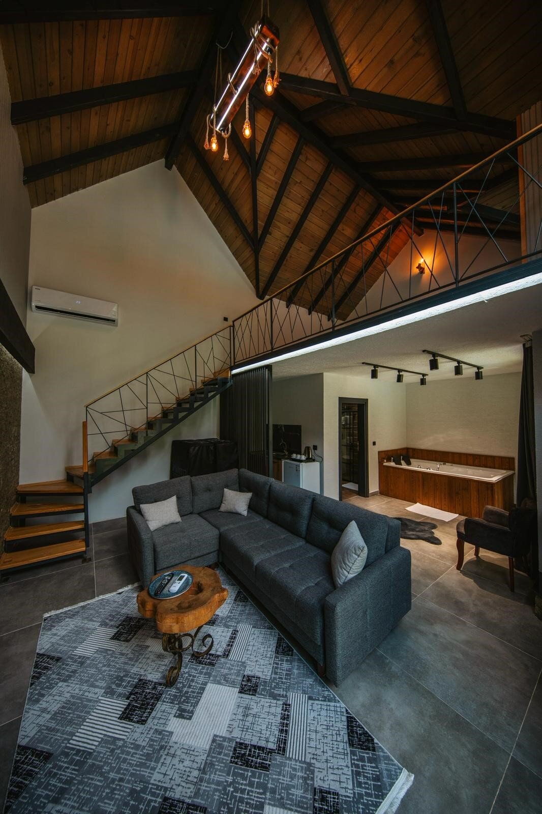 Vrosi Villa Orman Manzaralı Tek Oda