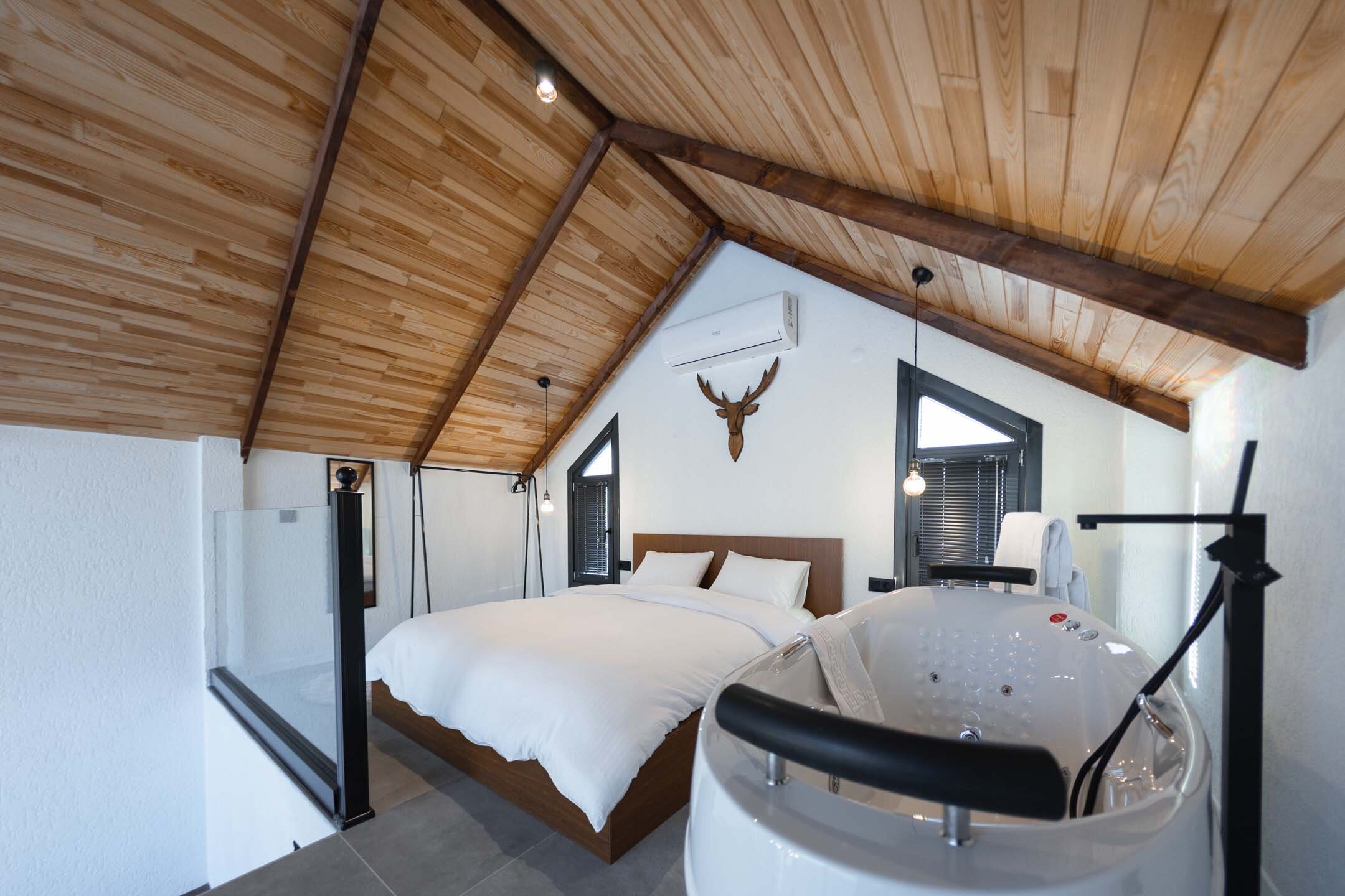Isıtmalı Havuzlu Villa