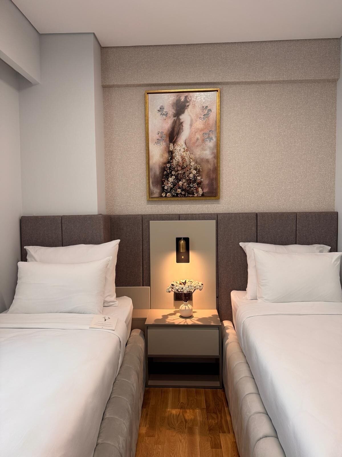 Deluxe Suit Room
